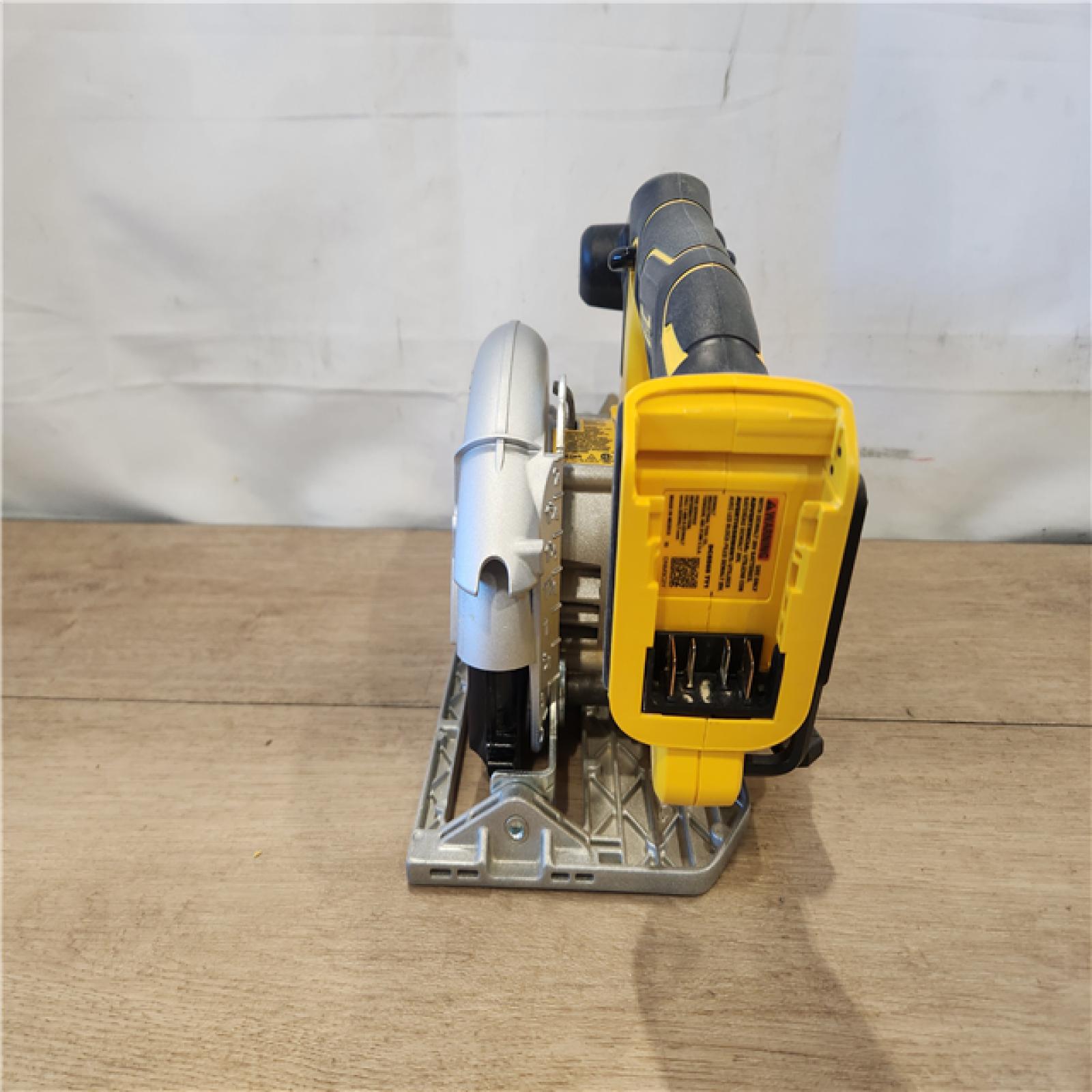 AS-IS- DeWALT 20V Max Brushless 6.5   Cordless Circular Saw