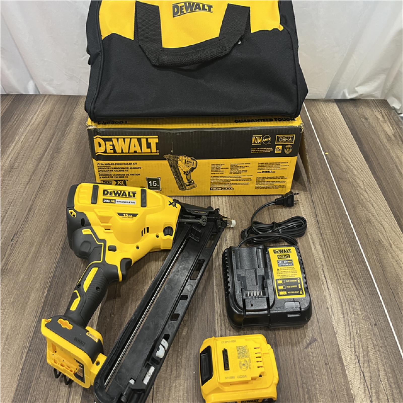 GOOD  DEWALT 20V MAX XR 15 Ga. Cordless 34 Deg Nailer 20 V