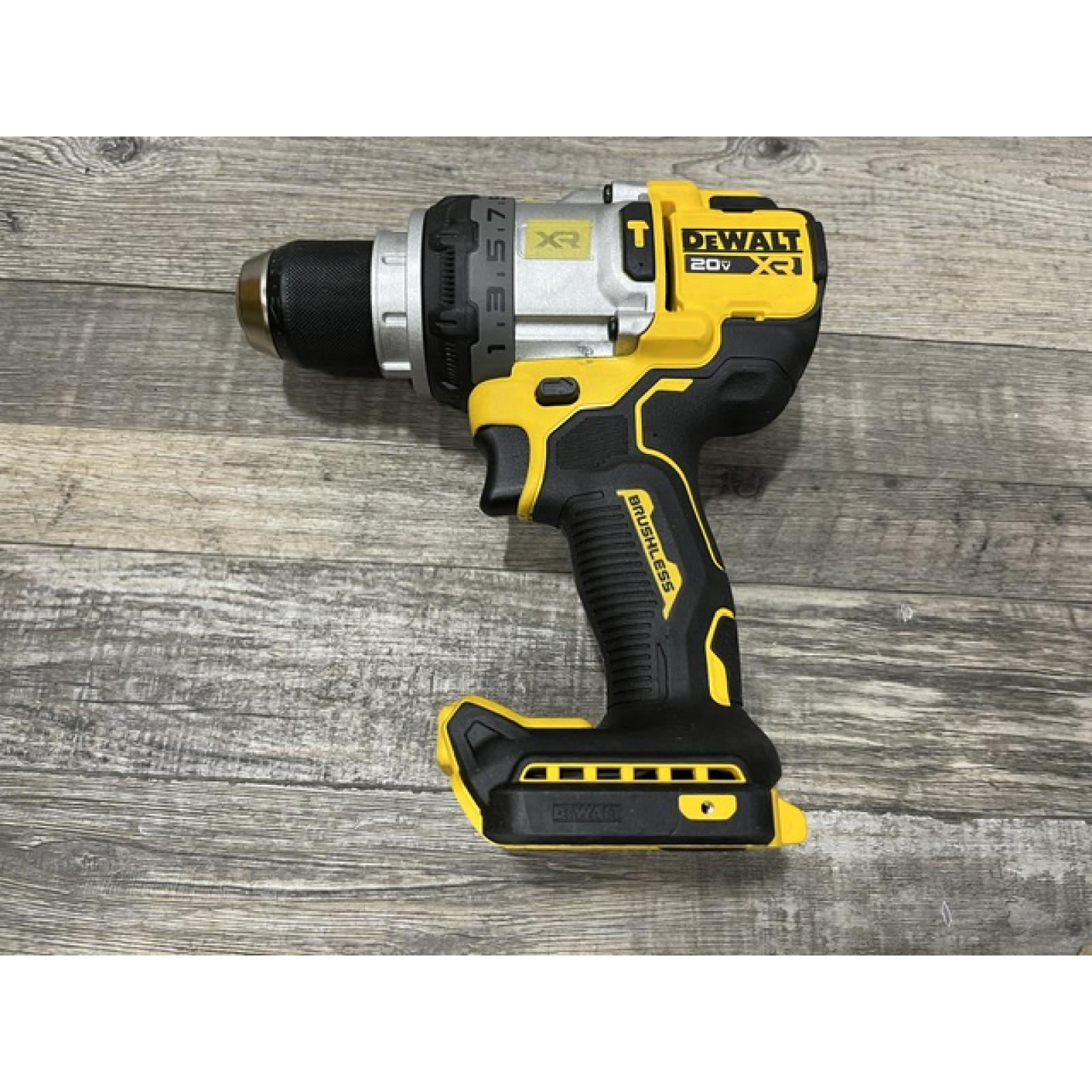 AS-IS DEWALT 20V XR Lithium-Ion Cordless Hammer Drill Kit