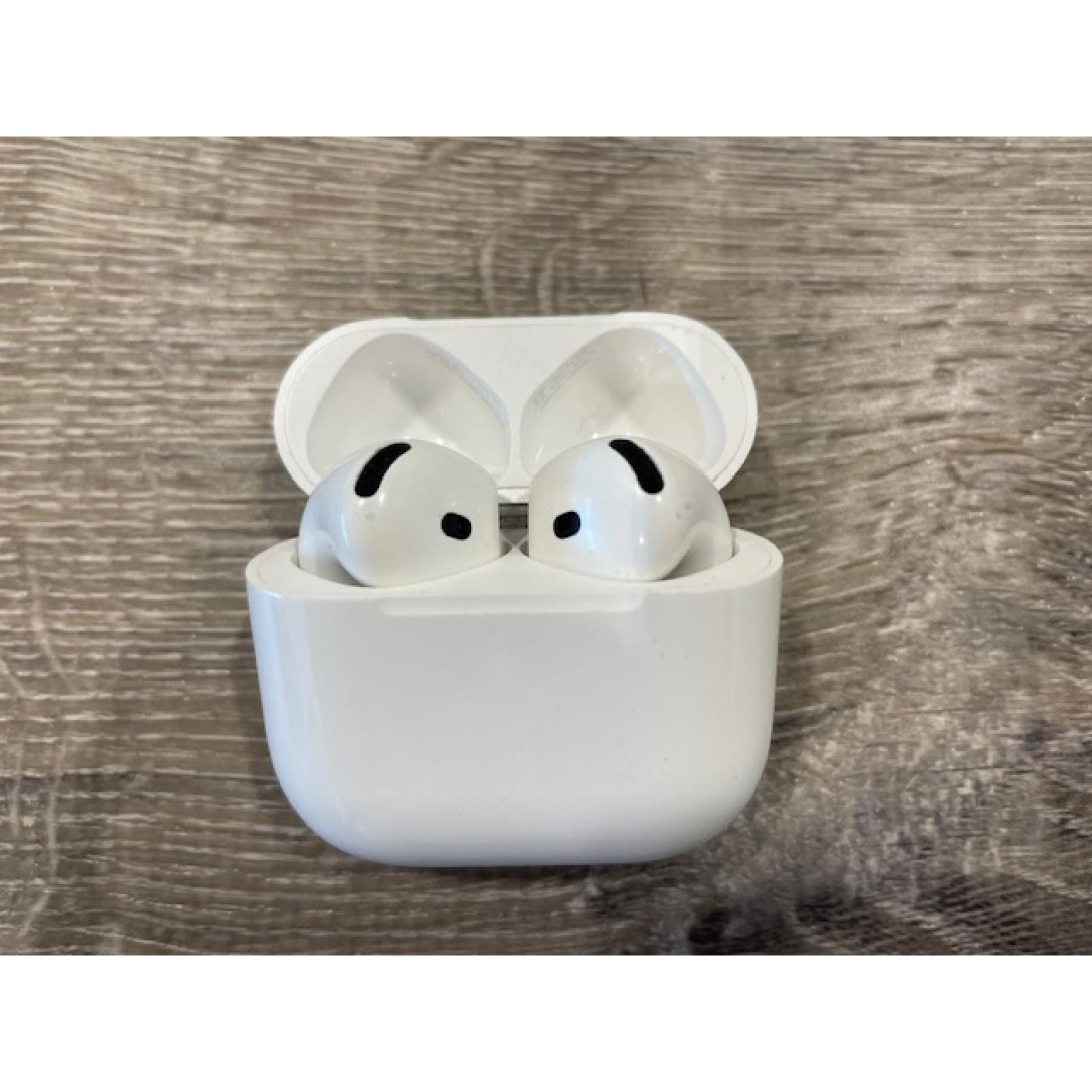 AS-IS Apple Airpods 4 Wireless Charging Case