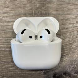 AS-IS Apple Airpods 4 Wireless Charging Case