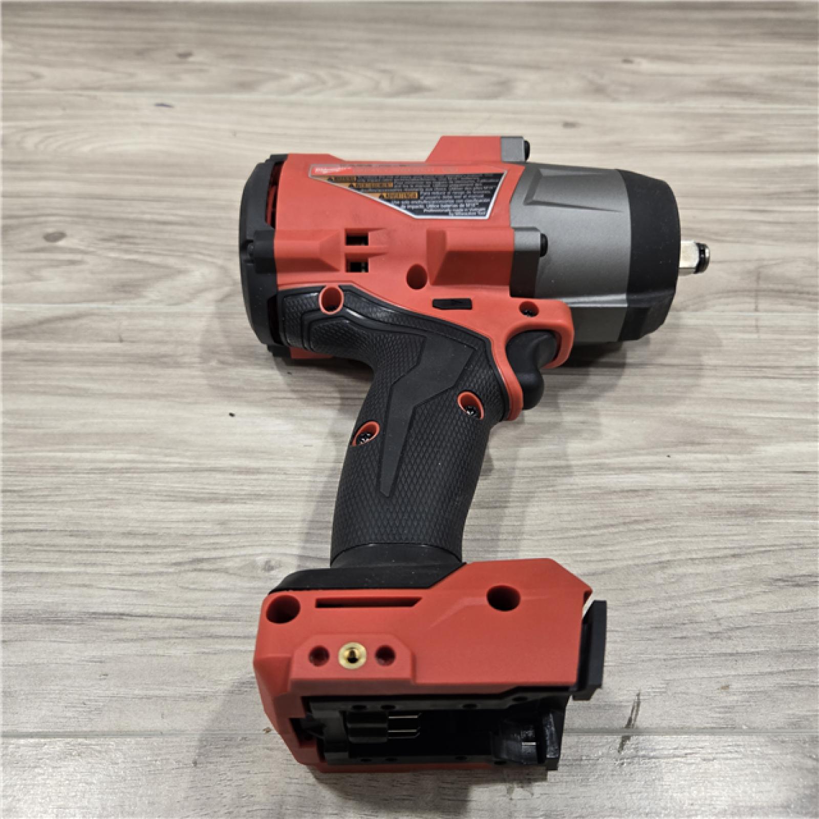 AS-IS Milwaukee M18 1/2 in. Cordless High Torque Impact Wrench Kit