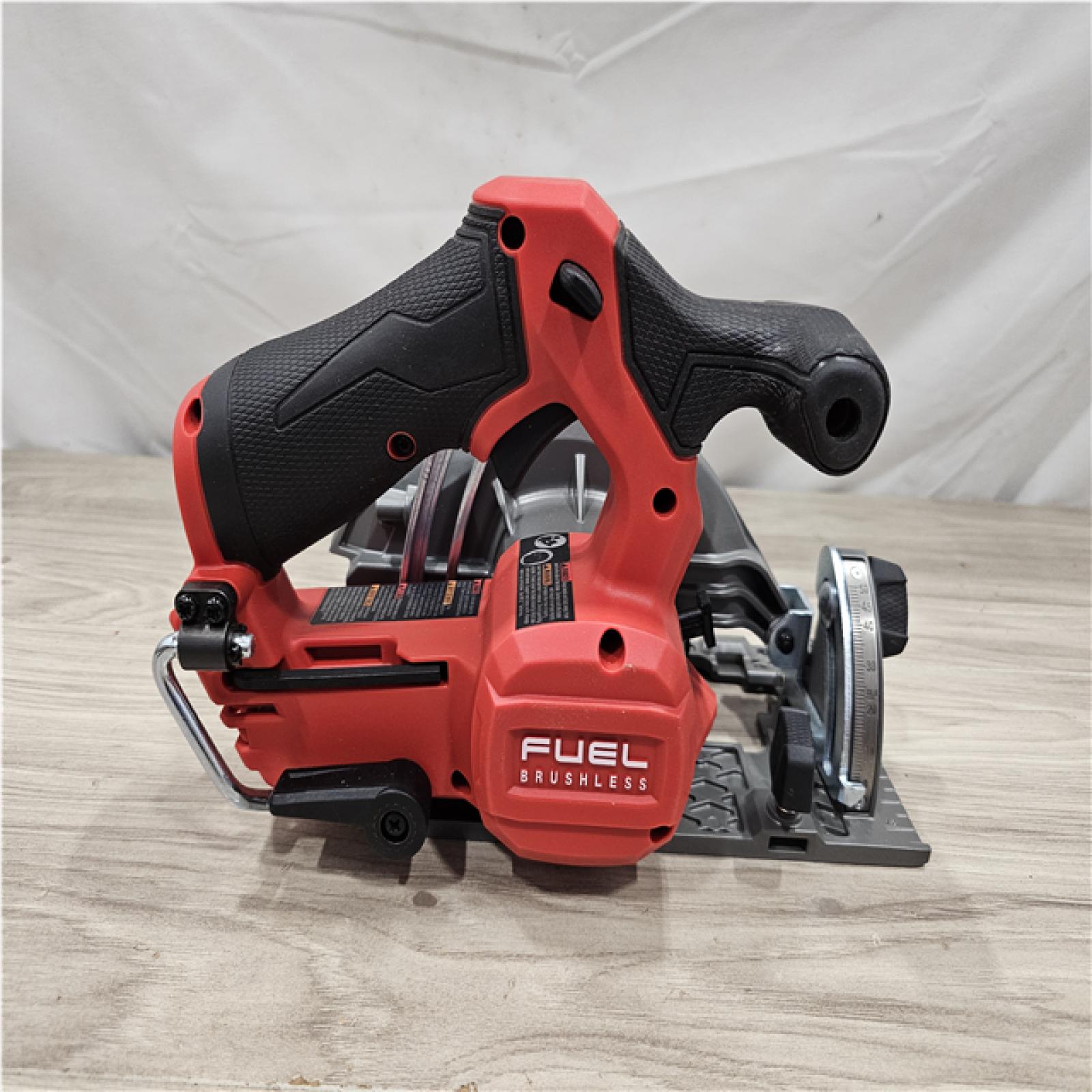 AS-IS MILWAUKEE M12 5-3/8 CIRCULAR SAW (Tool-Only)