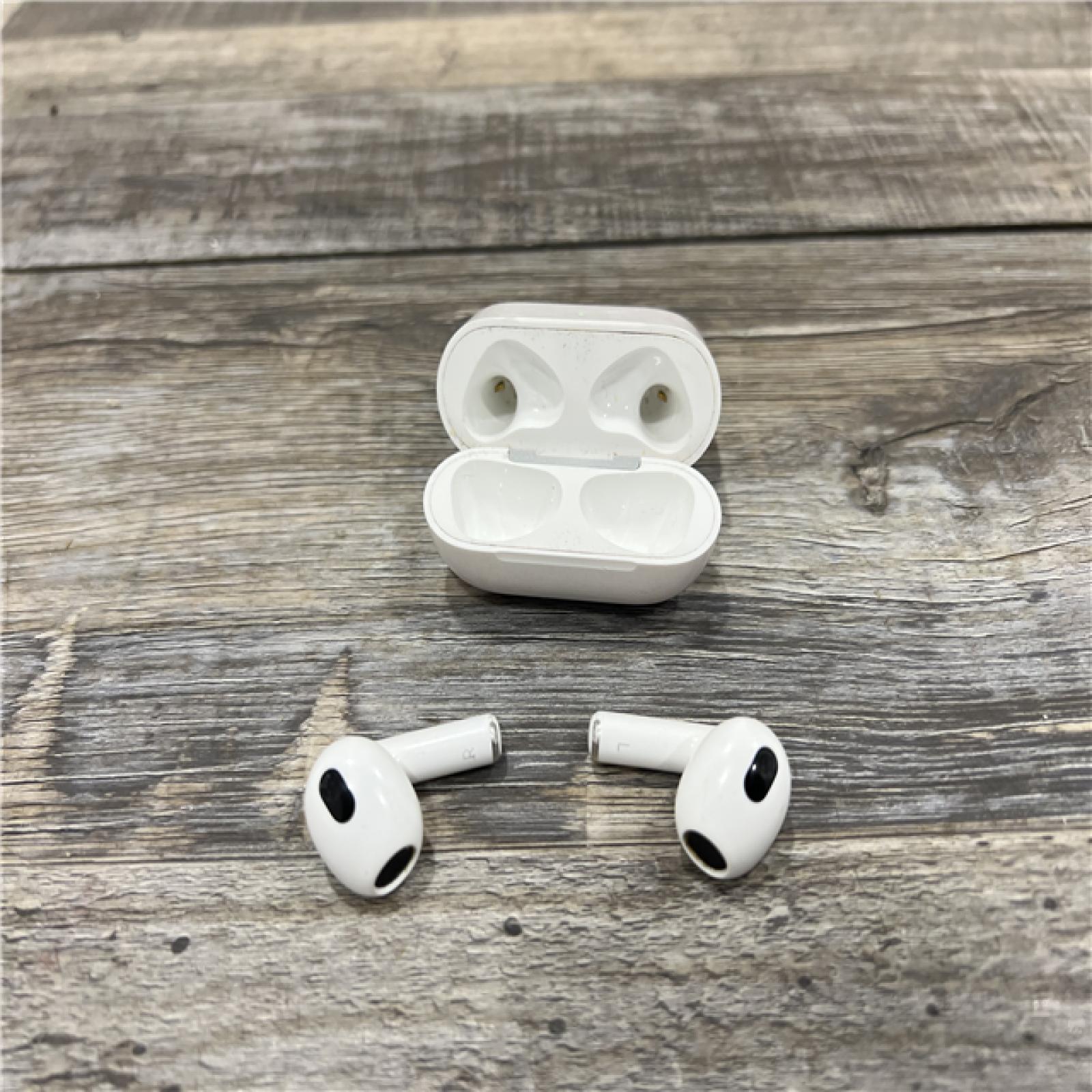 AS-IS AirPods (3rd Generation) with Lightning Charging Case