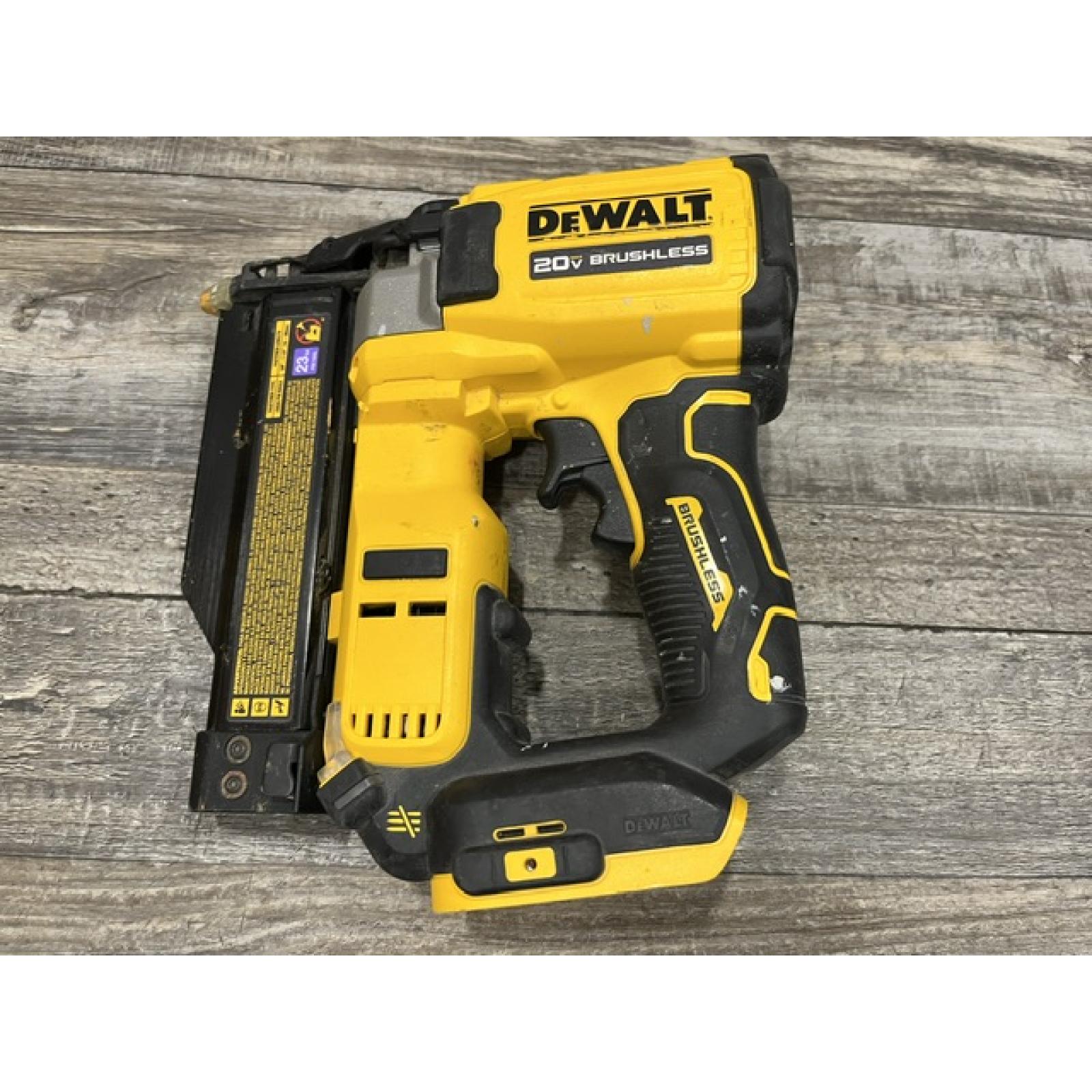 AS-IS DEWALT ATOMIC 20V MAX Lithium Ion Cordless 23 Gauge Pin Nailer Kit