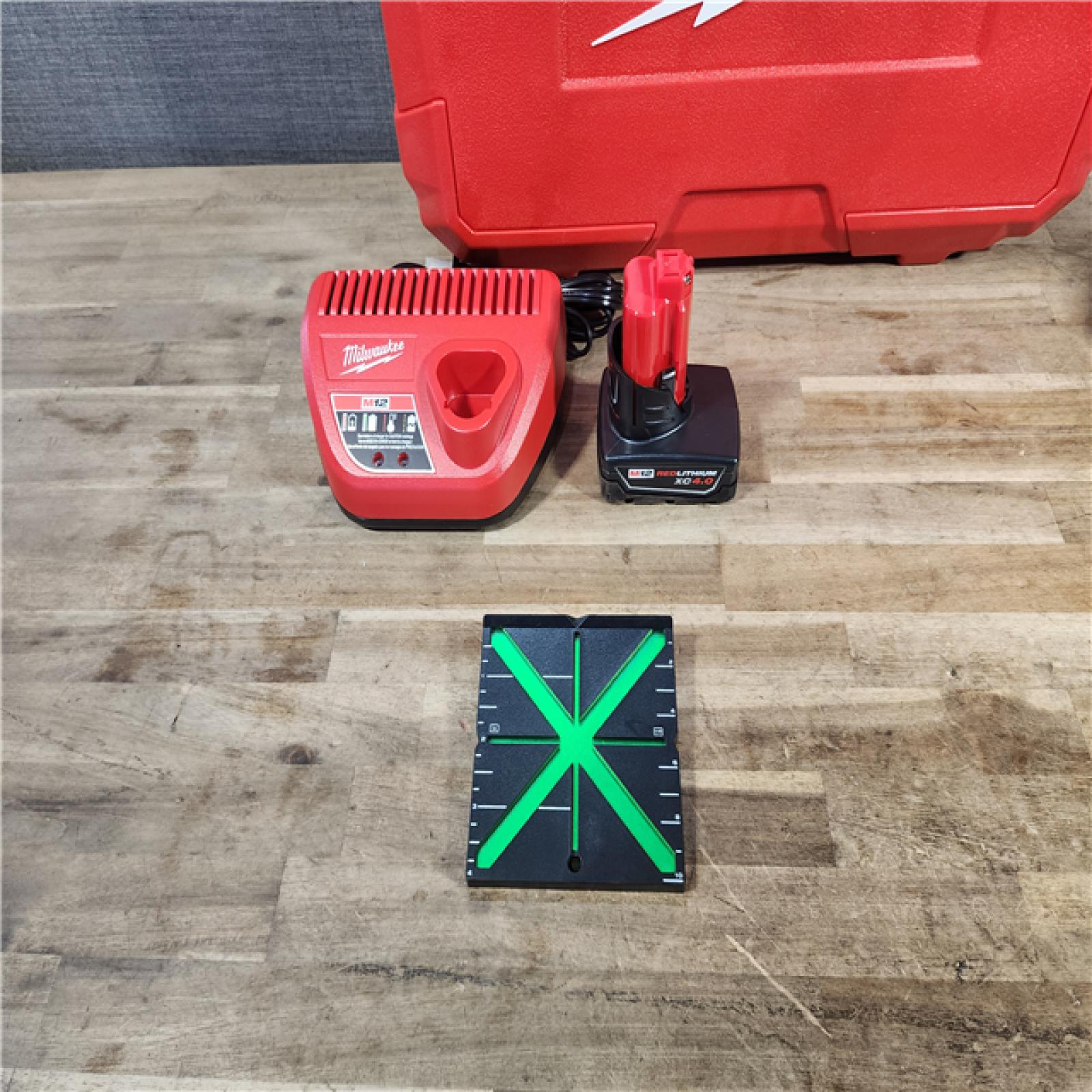 HOUSTON LOCATION - AS-IS Milwaukee-3632-21 M12 Green Beam Laser 360? 3-Plane Kit
