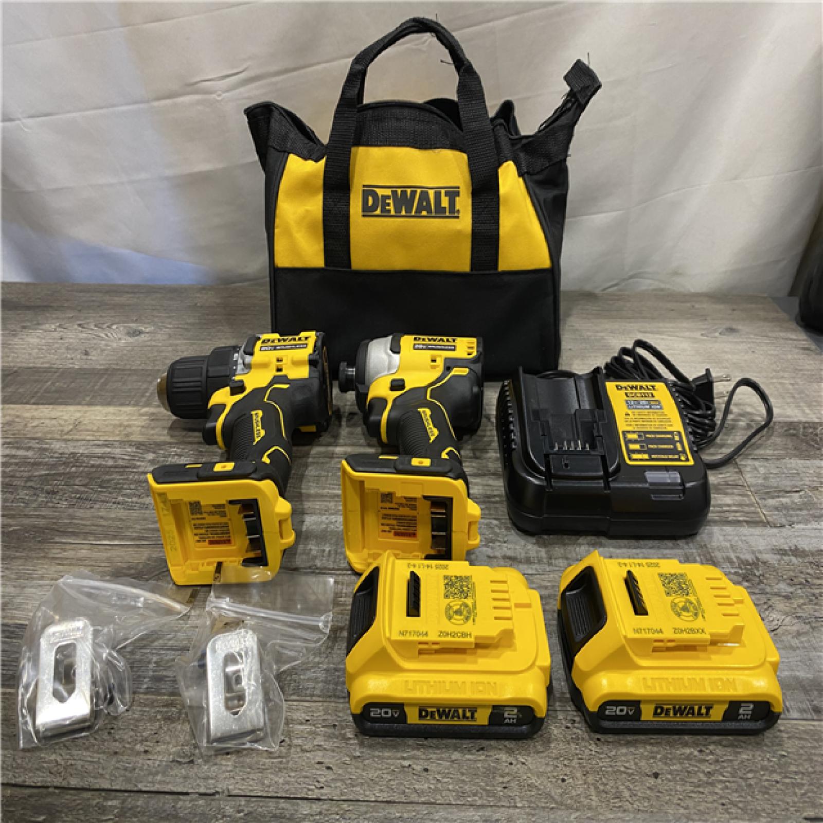 AS-IS DEWALT ATOMIC 20-Volt MAX Lithium-Ion Cordless Combo Kit