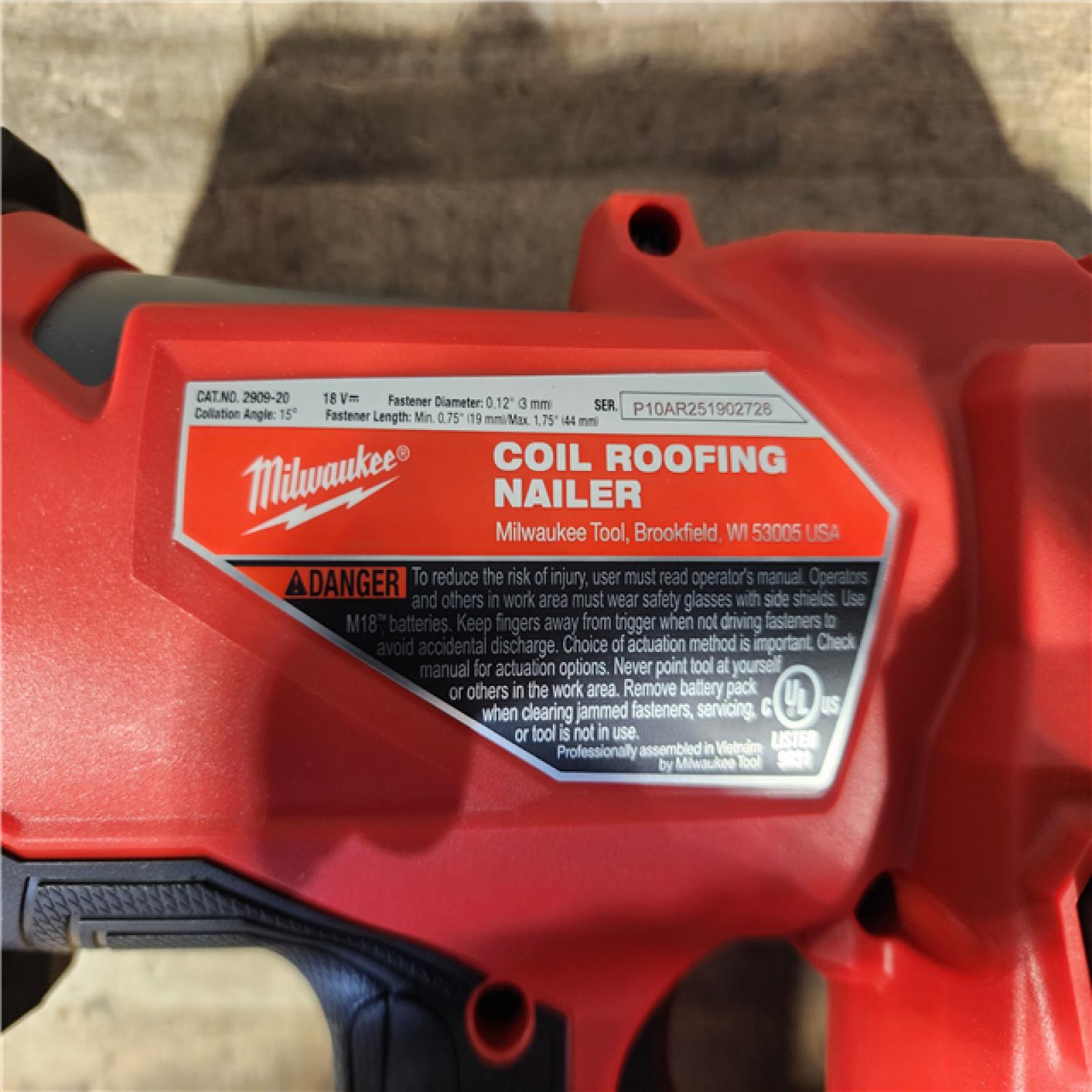 HOUSTON LOCATION - AS-IS (APPEARS LIKE NEW) Milwaukee FUEL 18-Volt Lithium-Ion Brushless Cordless Coil Roofing Nailer (Tool Only)