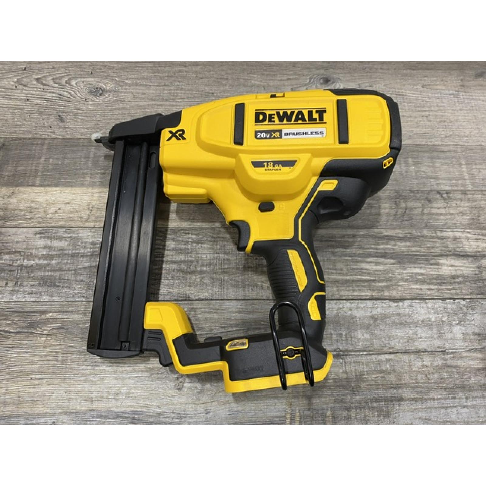 AS-IS DEWALT 20V MAX XR Lithium-Ion Cordless 18-Gauge Narrow Crown Stapler Kit