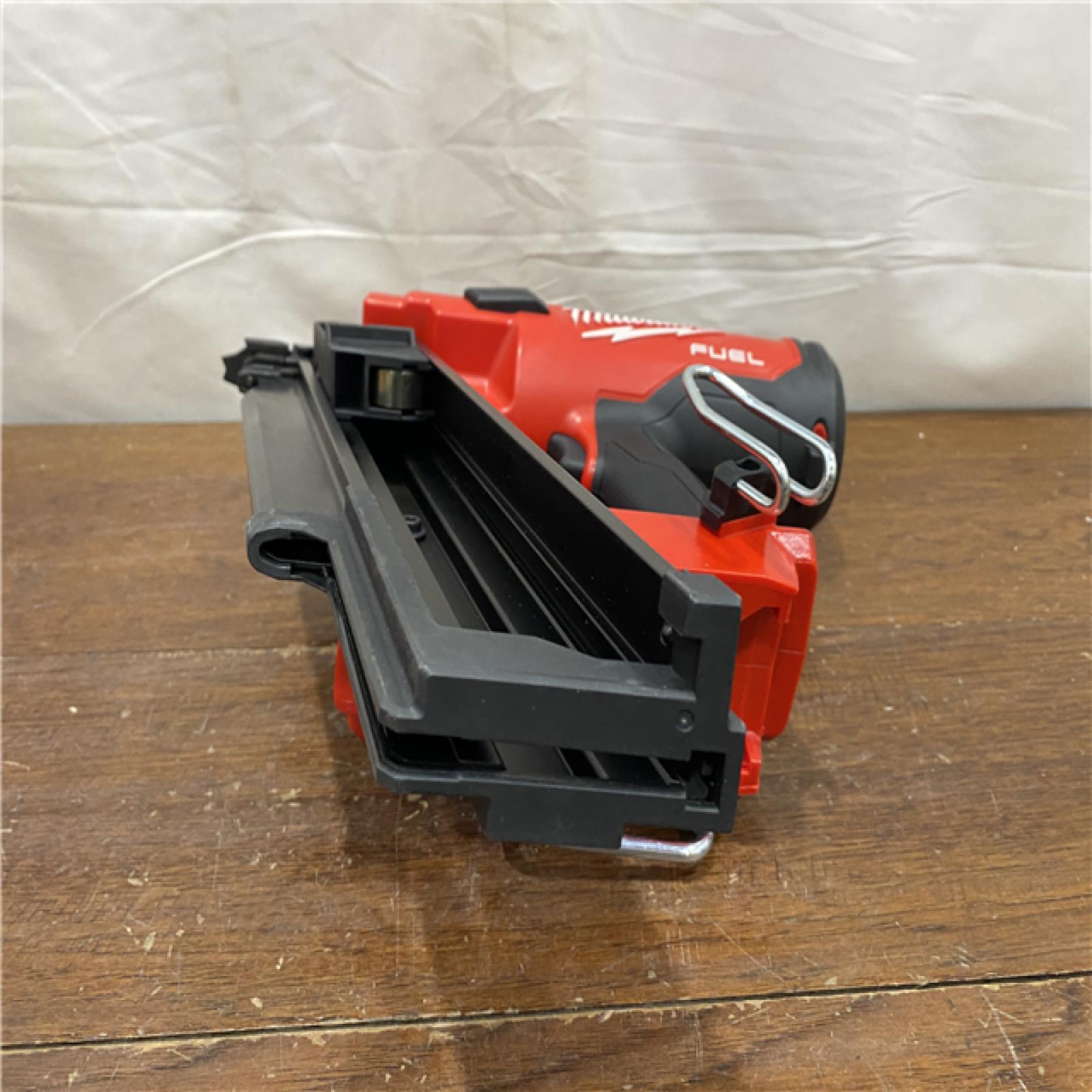 AS-ISMilwaukee 2744-20 M18 FUEL 21-Degree Cordless Framing Nailer (Tool Only)