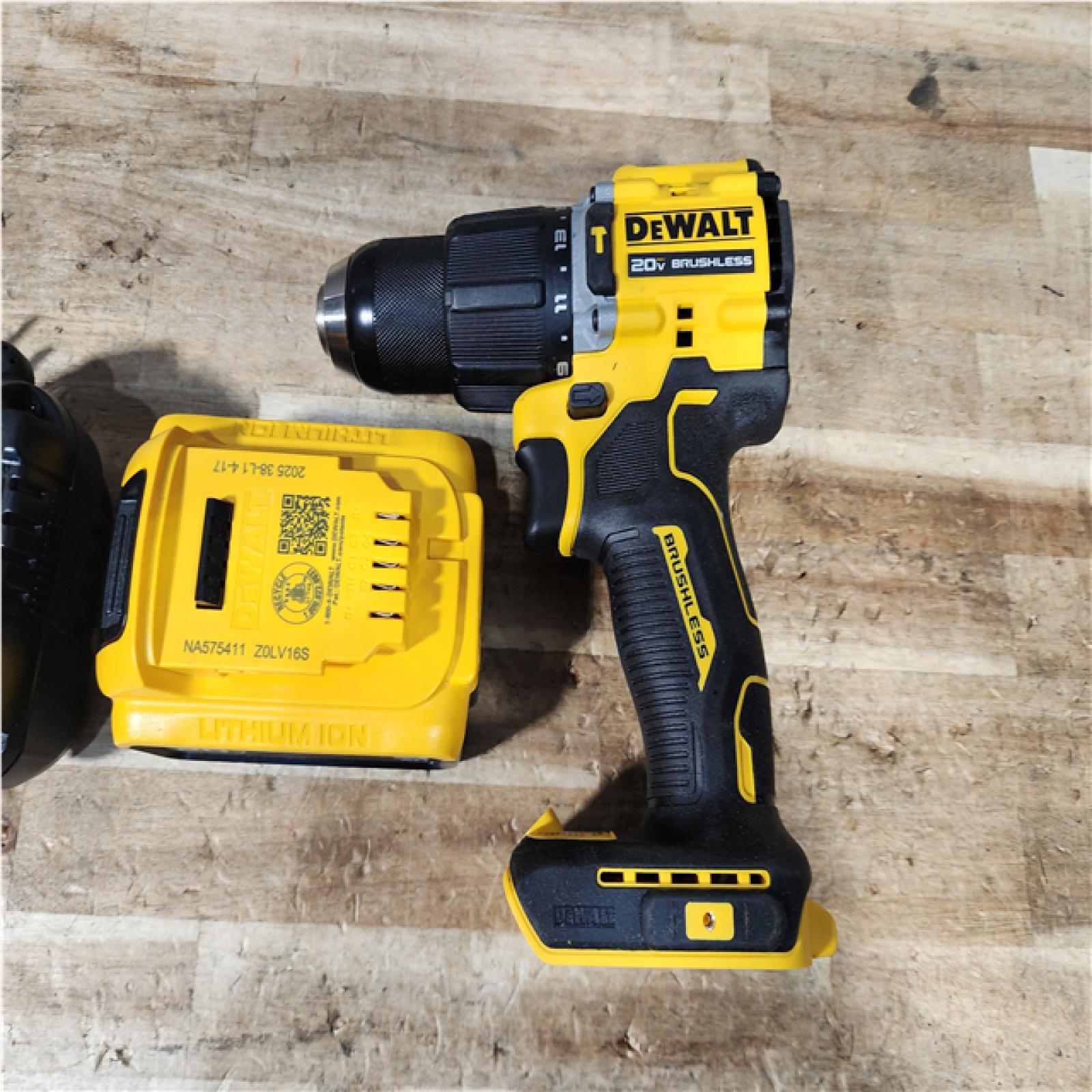 HOUSTON LOCATION - AS - IS DEWALT ATOMIC 20V Lithium-Ion Cordless 1/2 in. Hammer Drill Kit