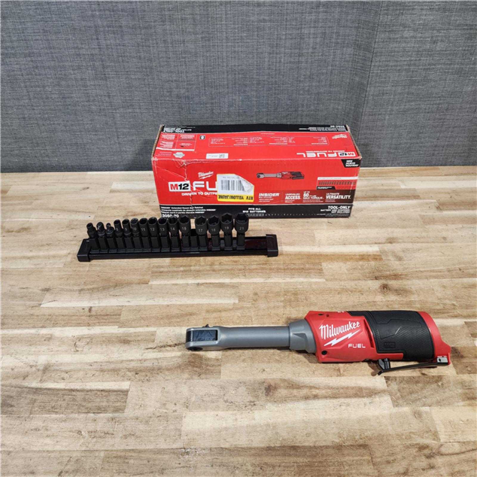 HOUSTON LOCATION - AS-IS Milwaukee FUEL INSIDER 12V Lithium-Ion Brushless Cordless 1/4 in. - 3/8 in. Extended Reach Box Ratchet (Tool-Only)