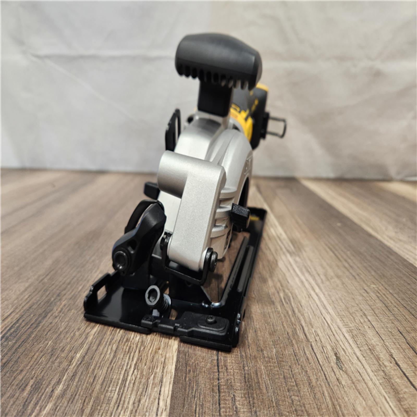 AS-IS- DEWALT ATOMIC 20V MAX Cordless Brushless 4-1/2 in. Circular Saw (Tool Only)