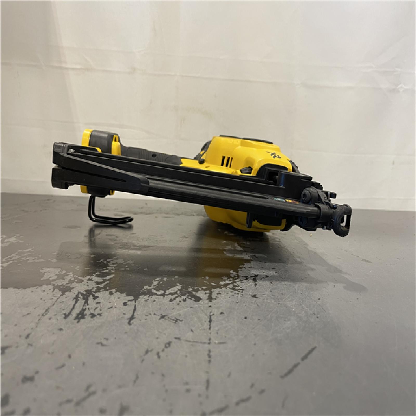 AS-IS- DEWALT 20V MAX XR Lithium-Ion Electric Cordless 16-Gauge Angled Finishing Nailer (Tool Only)