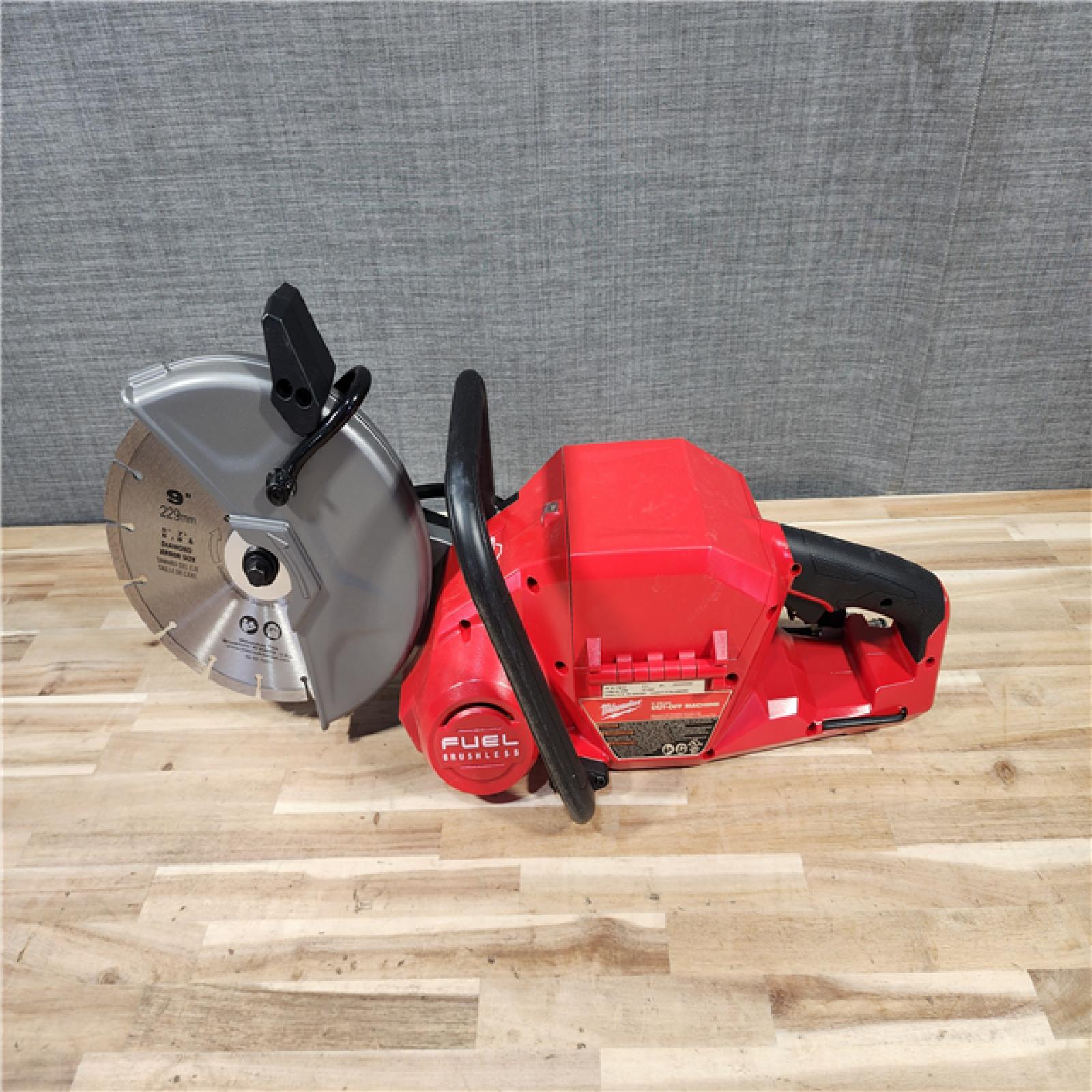 HOUSTON LOCATION - AS-IS (APPEARS LIKE NEW) Milwaukee FUEL ONE-KEY 18V Lithium-Ion Brushless Cordless 9 in. Cut Off Saw (Tool-Only)