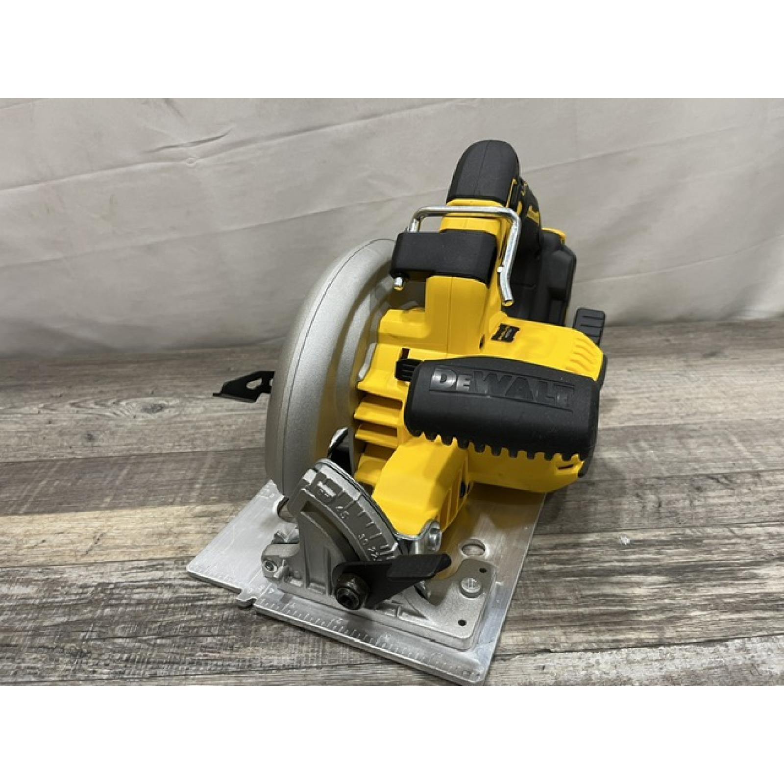 AS-IS DEWALT 20-Volt MAX 7-1/4 in. Cordless Circular Saw (Tool Only)