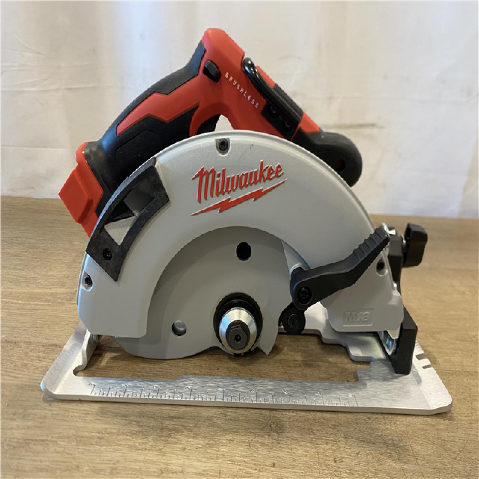 AS-IS Milwaukee 18V Lithium-Ion Brushless Cordless 7-1/4 in. Circular Saw (Tool-Only)