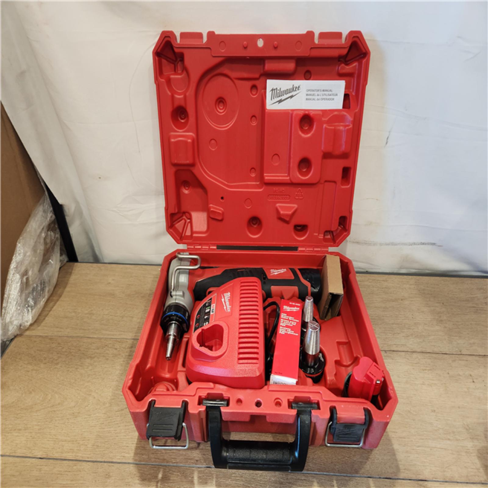 AS-IS- M12 12-Volt Lithium-Ion Cordless PEX Expansion Tool Kit with (2) 1.5 Ah Batteries  (3) Expansion Heads and Hard Case