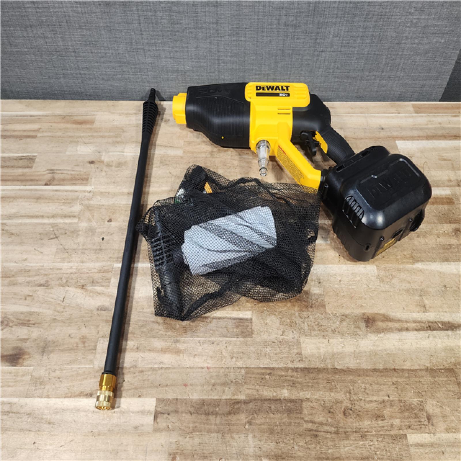 HOUSTON LOCATION - AS - IS DEWALT 20V MAX 550 PSI 1.0 GPM Cold Water Cordless Power Cleaner with 4-Nozzles (Tool Only)