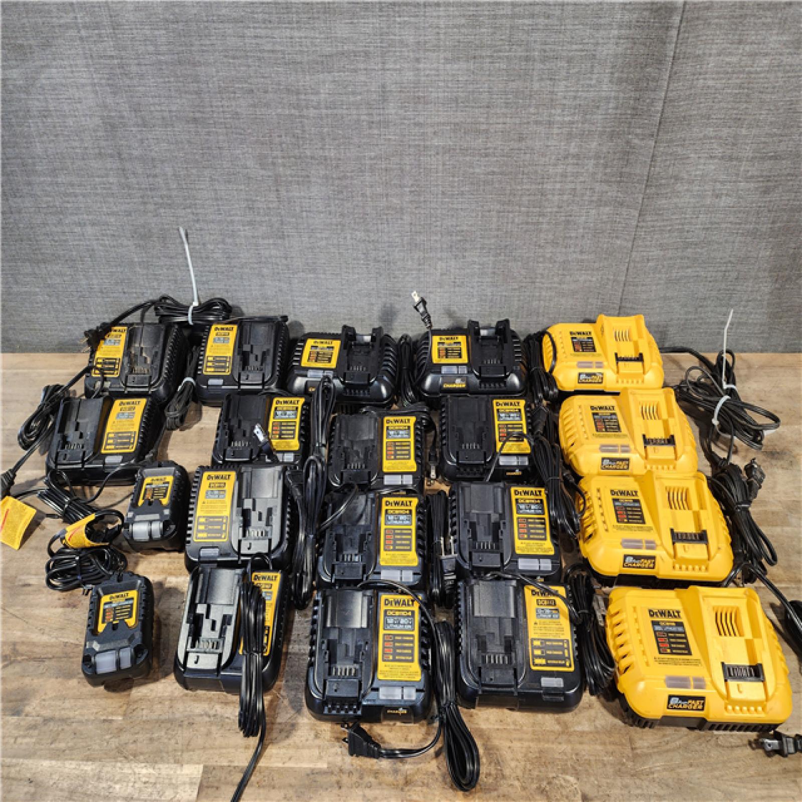 HOUSTON LOCATION - AS-IS DEWALT BATTERY CHARGER PACK QTY - 20