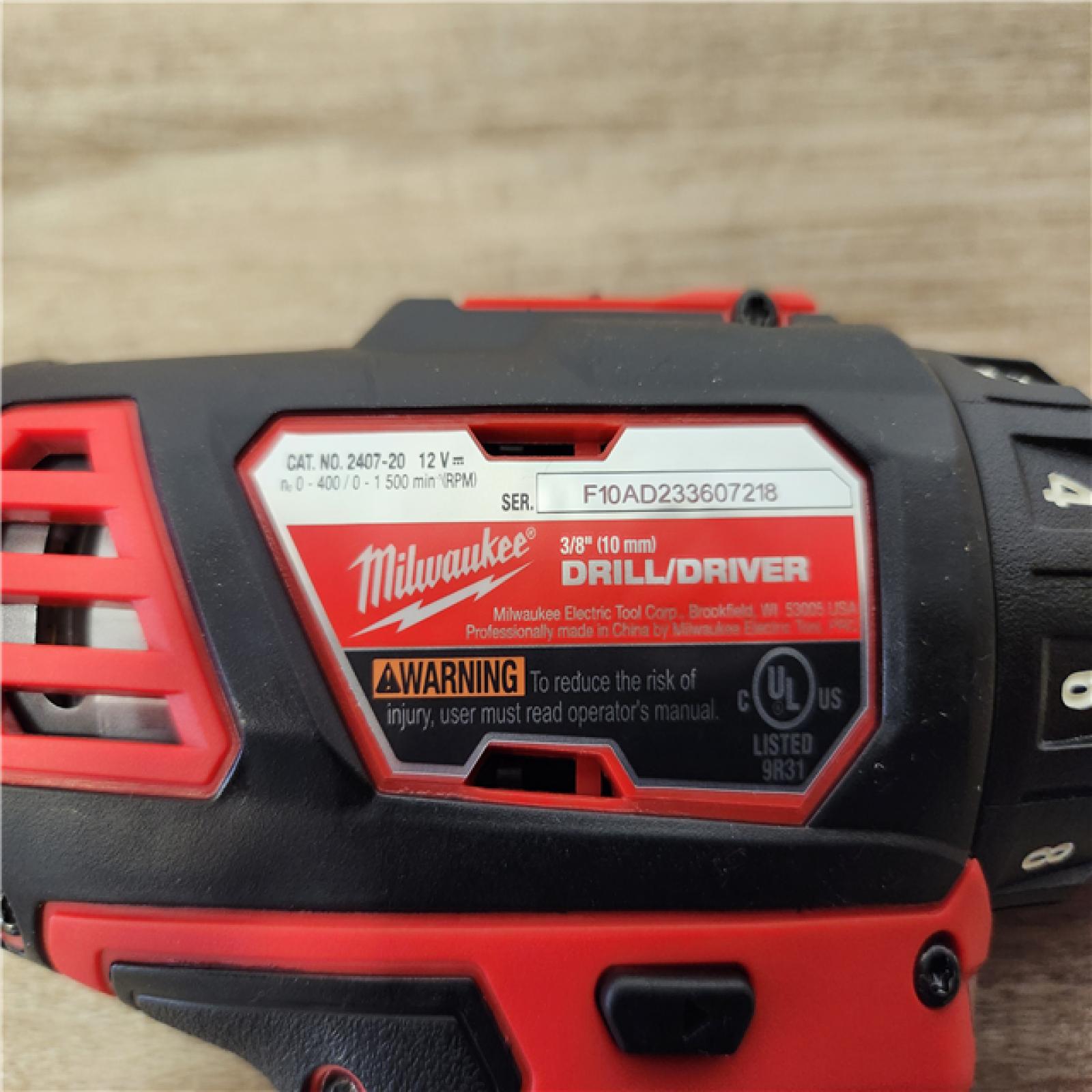 Phoenix Location NEW SEAL Milwaukee M12 12V Lithium-Ion Cordless Combo Kit with Two 2.0Ah Batteries, Charger and Bag (5-Tool)