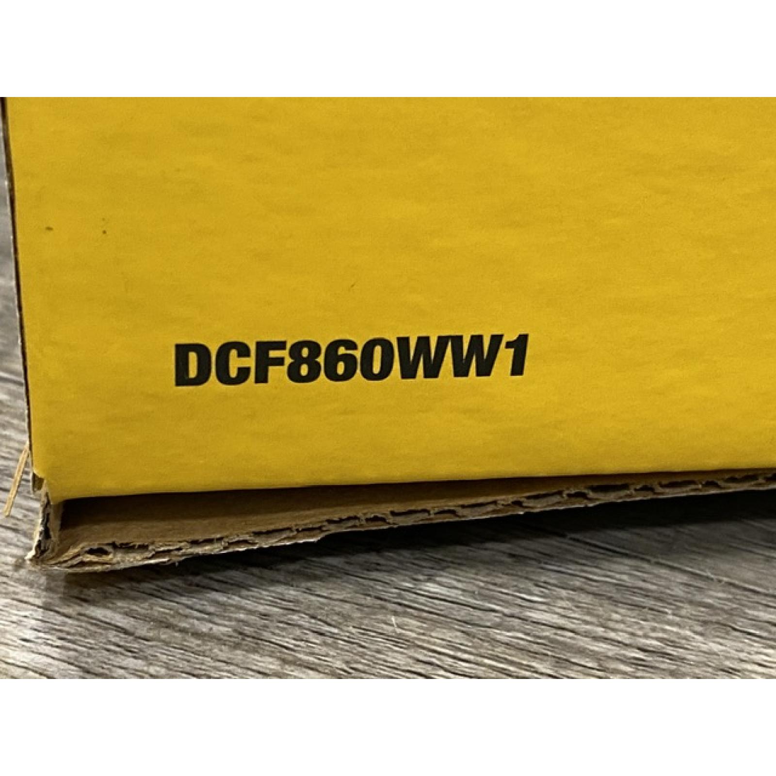 NEW - DEWALT 20V XR Lithium-Ion Cordless Hammer Drill Kit