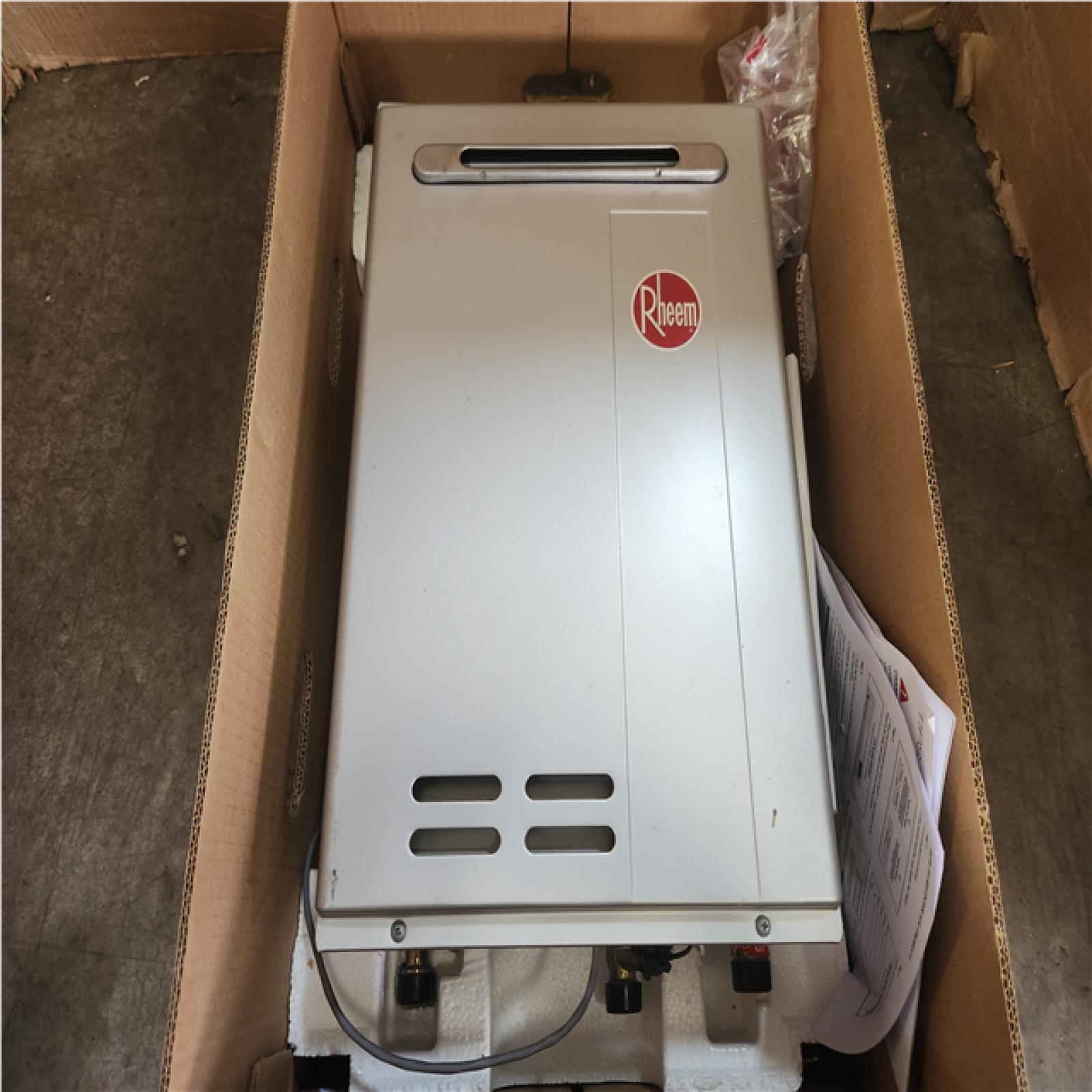 Phoenix AS-IS Rheem Performance Plus 9.5 GPM Smart Non-Condensing Outdoor Natural Gas Tankless Water Heater (Blemishes)