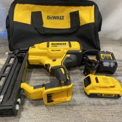 AS-IS DEWALT 20V MAX XR Lithium-Ion 16-Gauge Cordless Finish Nailer Kit