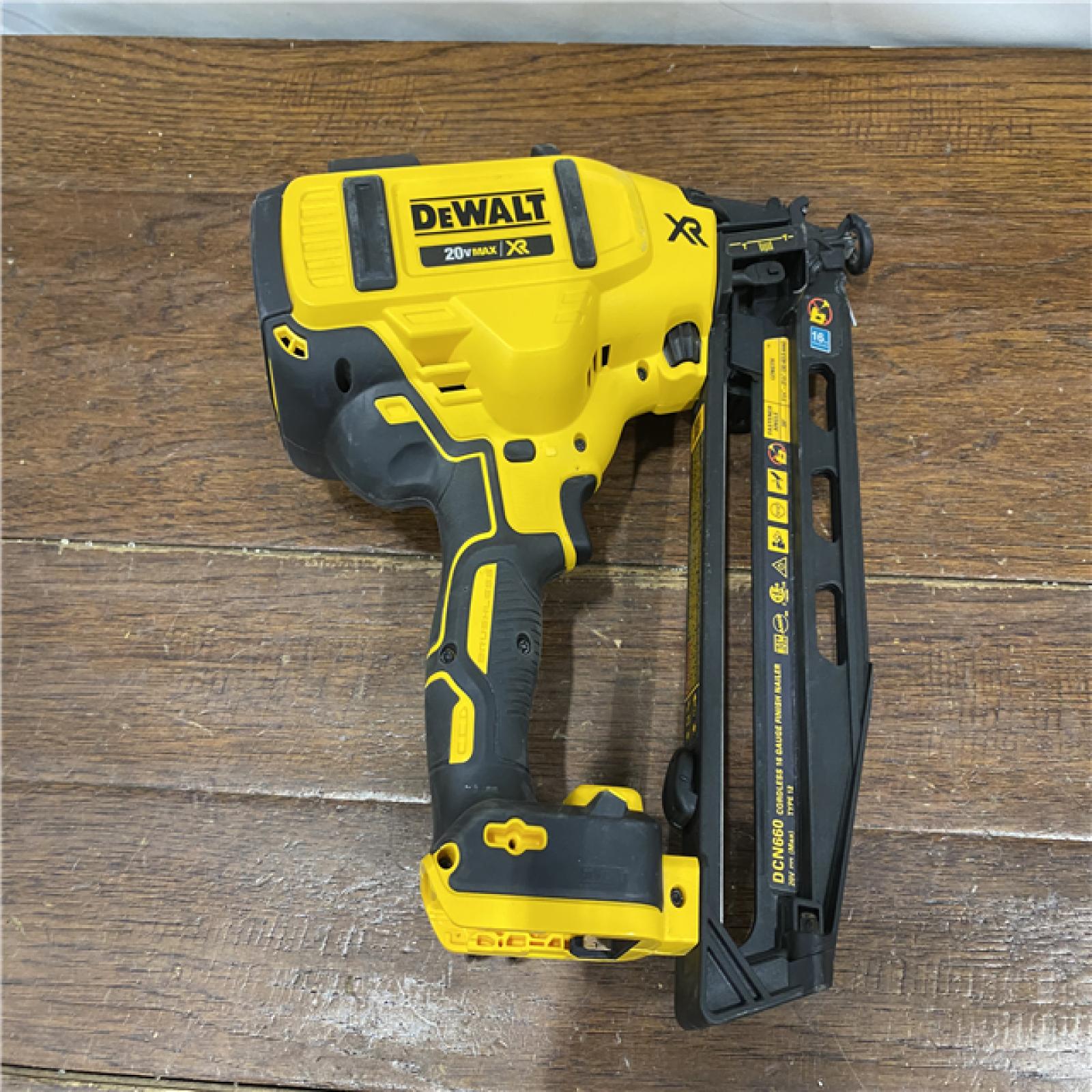 AS-IS DeWalt DCN660D1 20V 16 Gauge Cordless Angled Finish Nailer Kit W/ 2Ah Battery