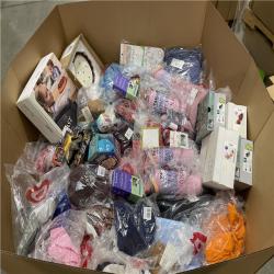 DALLAS LOCATION- NEW!- BULLSEYE MIXED CLOTHING PALLET (300 UNITS)