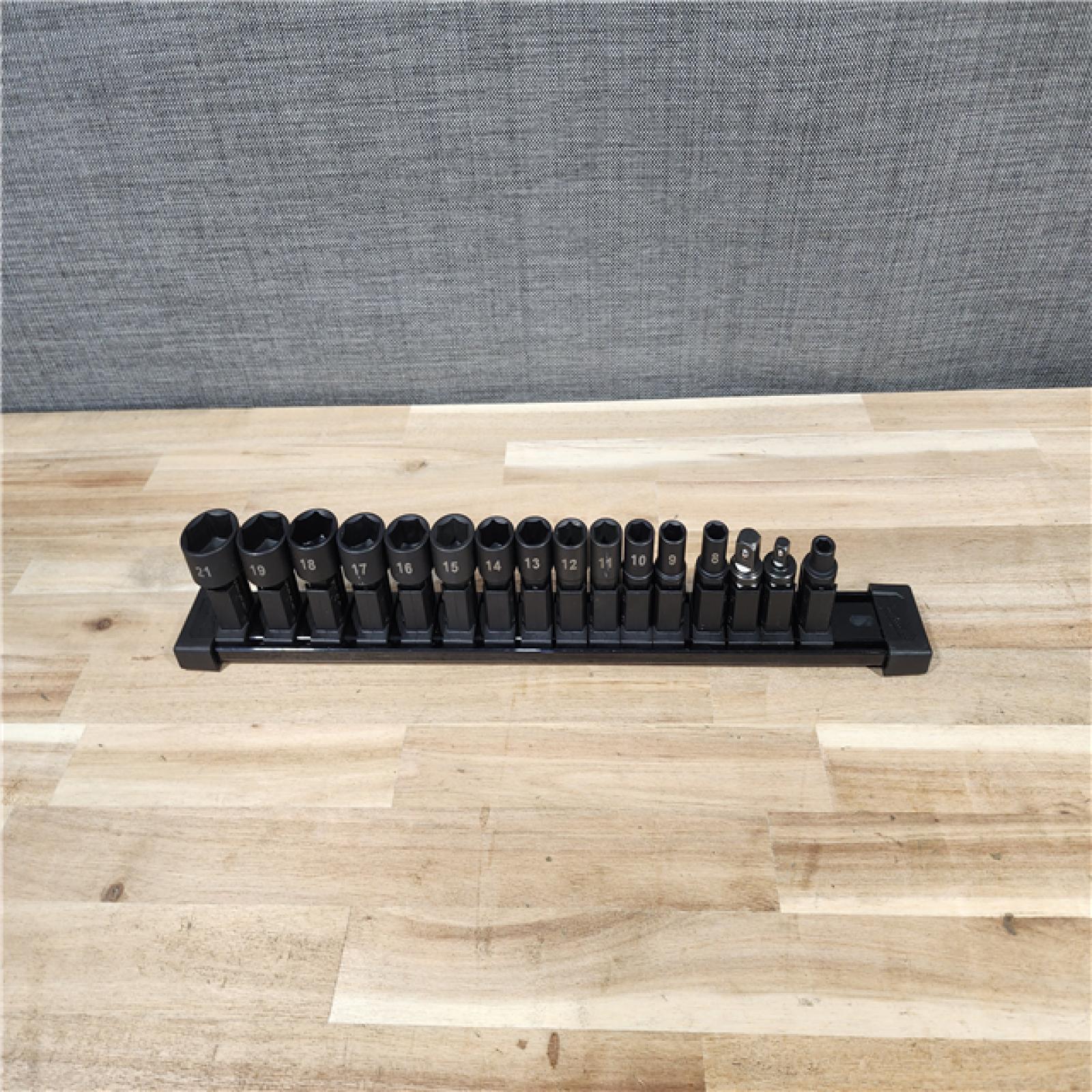 HOUSTON LOCATION - AS-IS Milwaukee FUEL INSIDER 12V Lithium-Ion Brushless Cordless 1/4 in. - 3/8 in. Extended Reach Box Ratchet (Tool-Only)