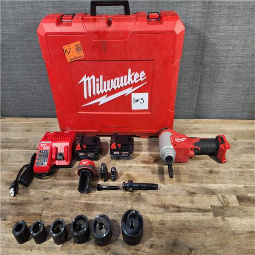 HOUSTON LOCATION - AS-IS MILWAUKEE FORCELOGIC M18 10T KNOCKOUT TOOL 1/2 - 2 KIT