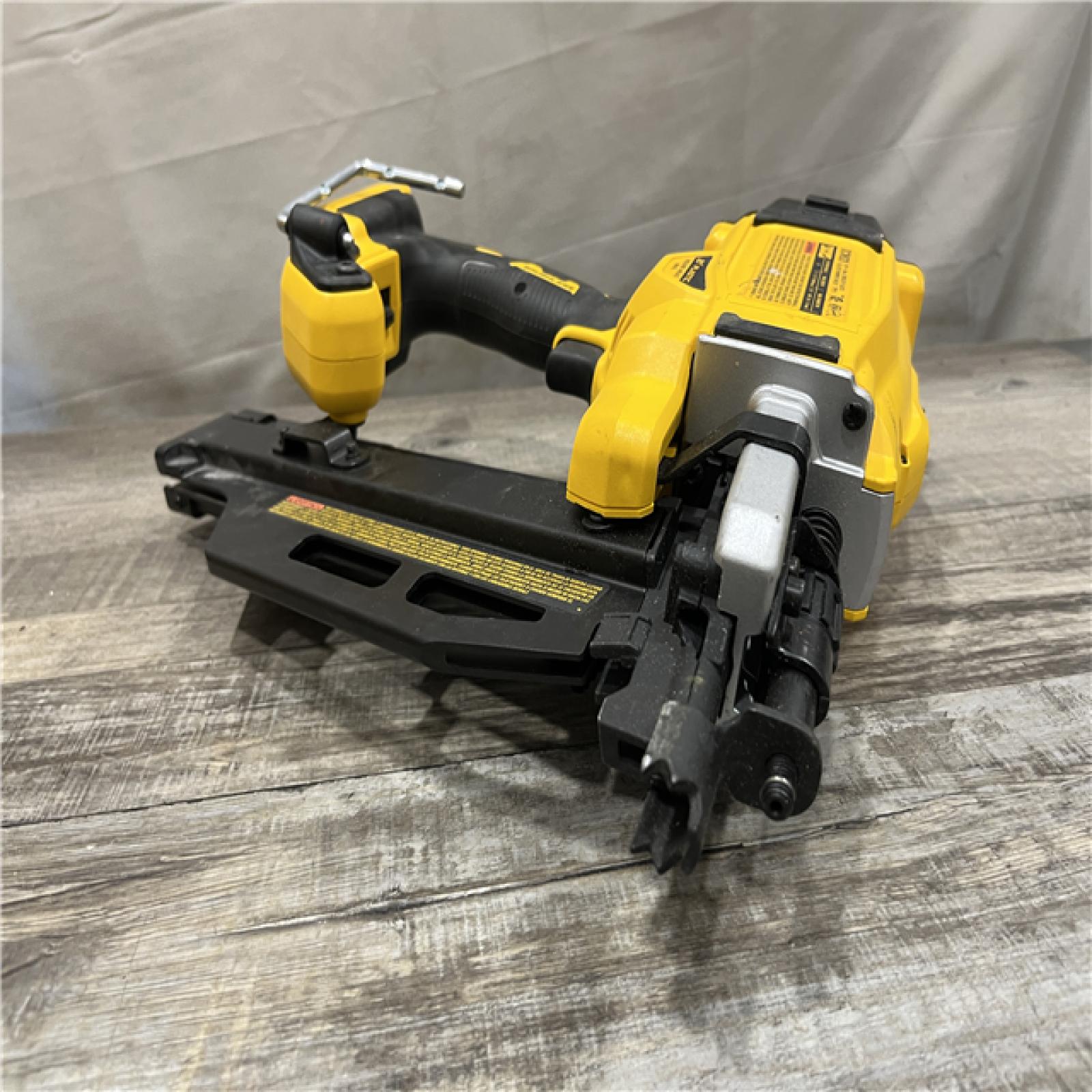 AS-IS DEWALT 20-Volt 21° Cordless Framing Nailer (Tool-Only)