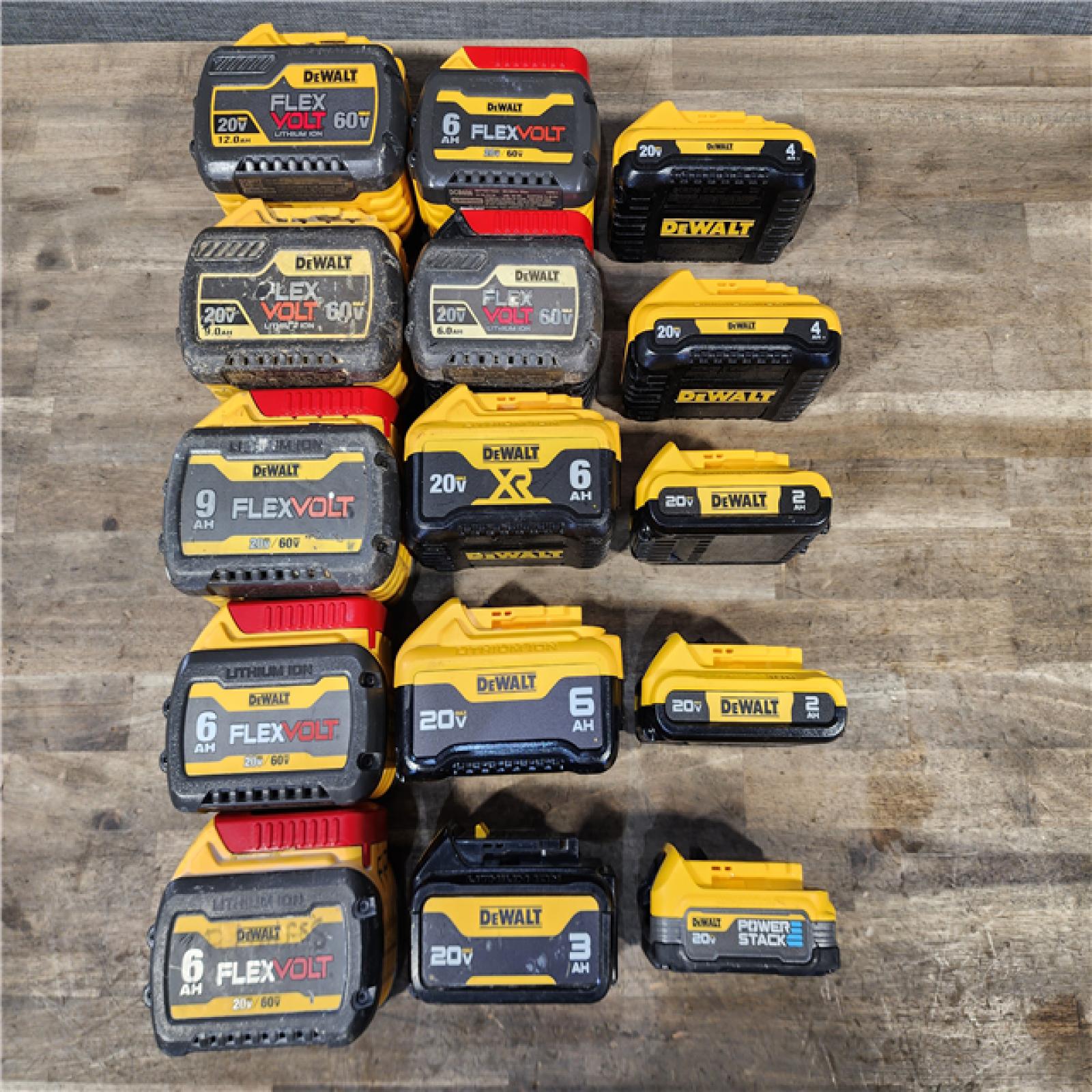 HOUSTON LOCATION - AS-IS DEWALT BATTERY PACK QTY - 15