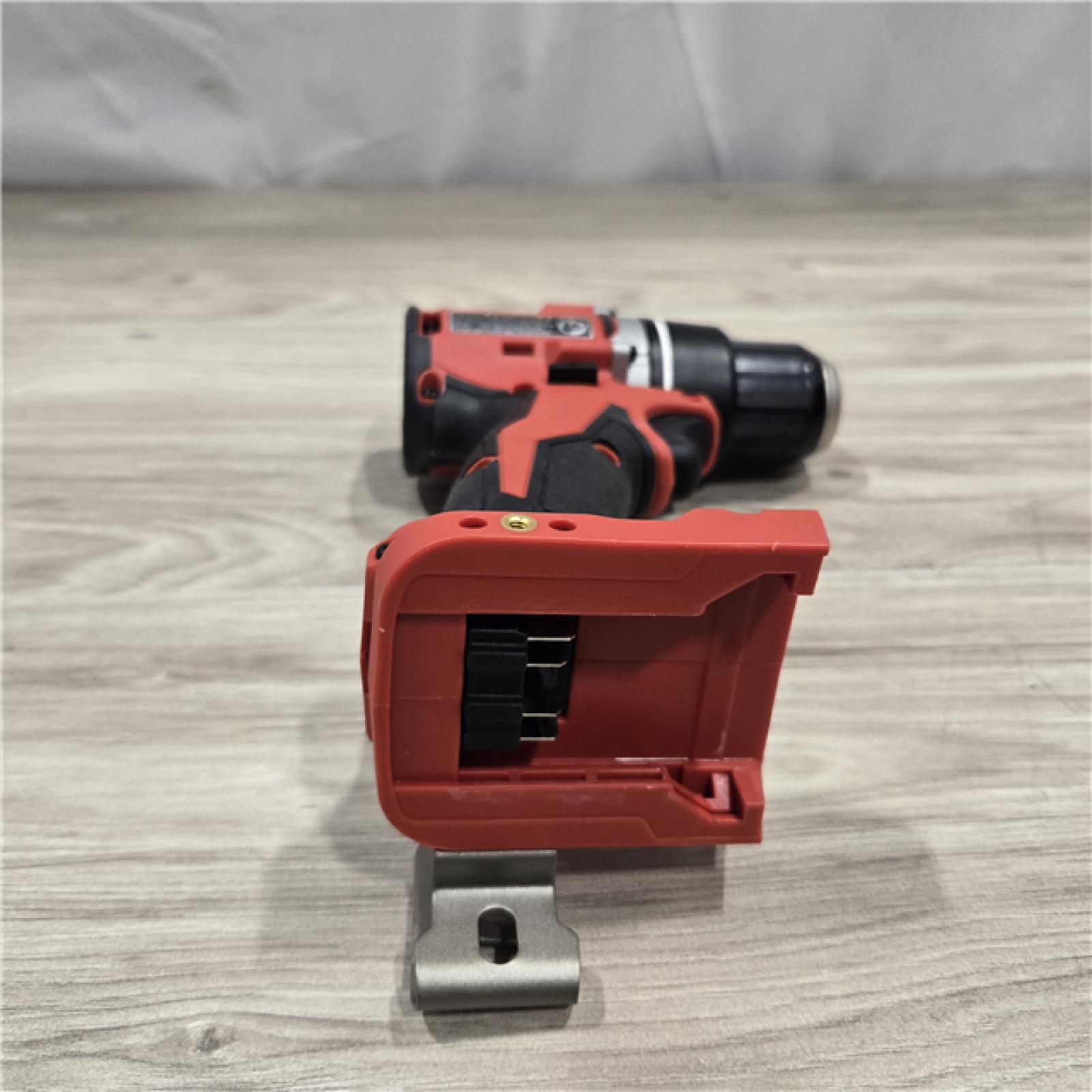 AS-IS Milwaukee 3601-22CT M18 18V Drill/Driver Kit