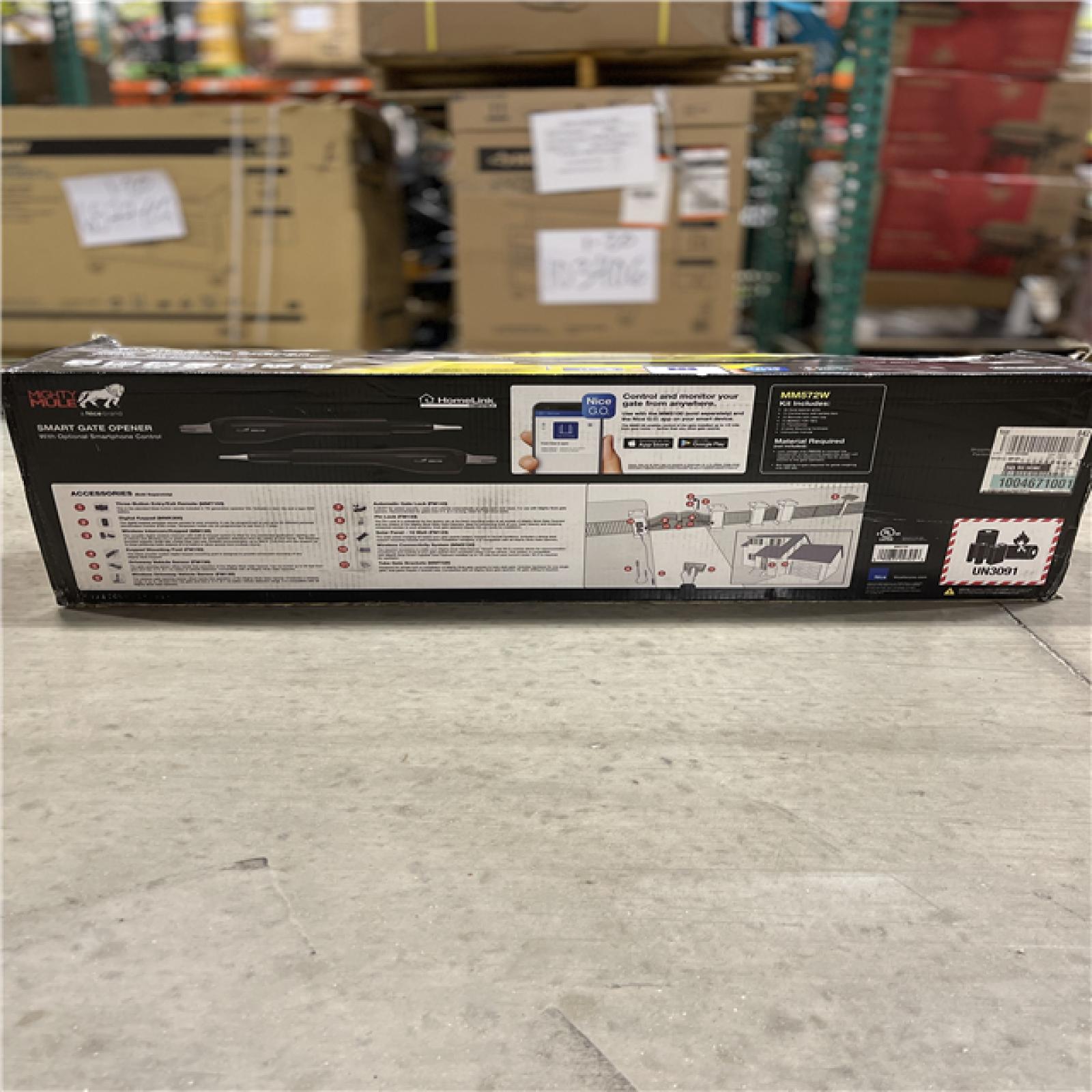 DALLAS LOCATION- AS-IS Mighty Mule Heavy Duty Dual Swing Automatic Gate Opener with Battery  up to 850 lb. per Gate Leaf  Smart and Solar Ready