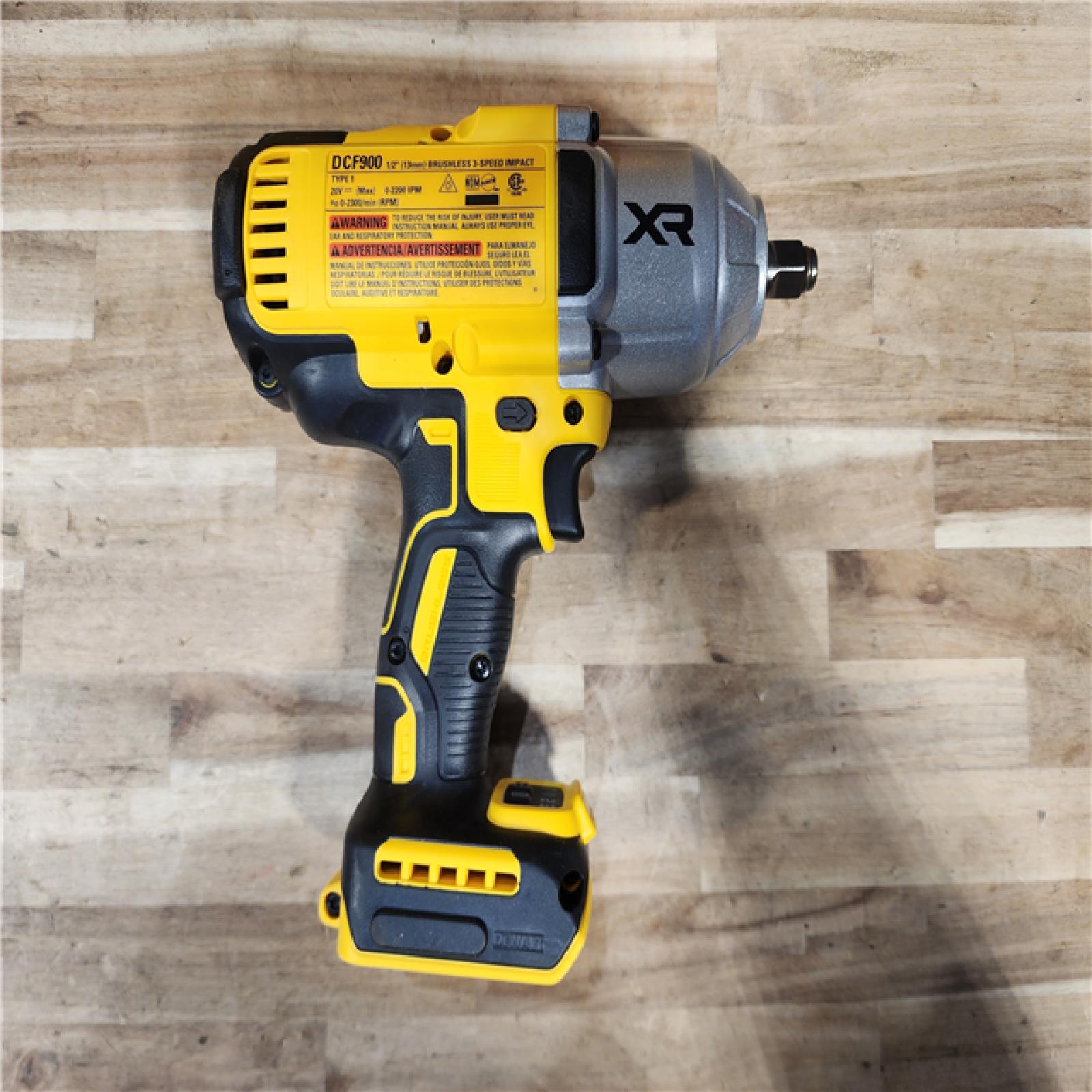 HOUSTON LOCATION - AS-IS DEWALT 20V MAX Lithium-Ion Cordless 1/2 in. Impact Wrench Kit