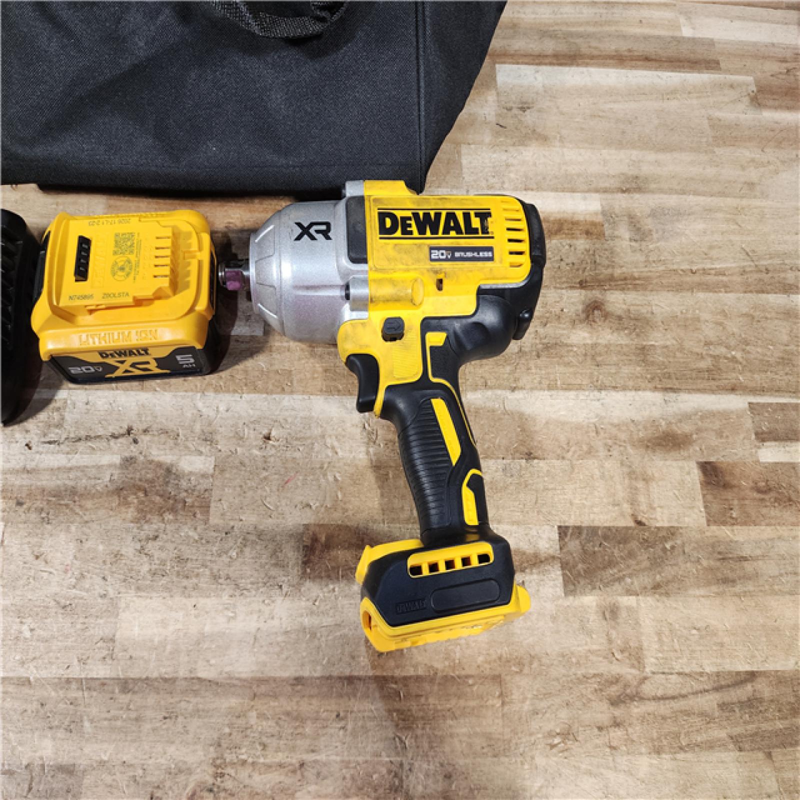 HOUSTON LOCATION - AS - IS DEWALT 20V MAX Lithium-Ion Cordless 1/2 in. Impact Wrench Kit