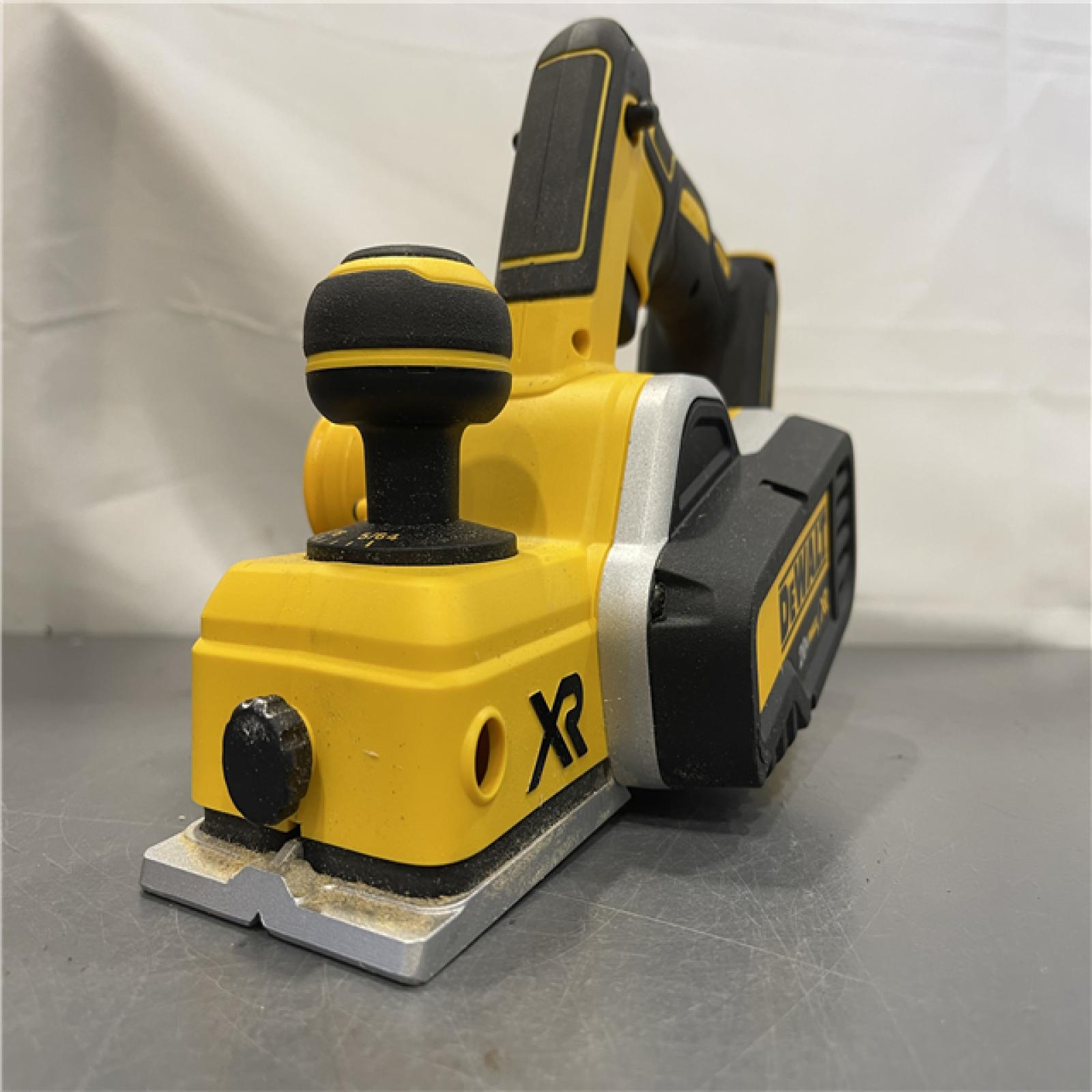 AS-IS - DEWALT 20V MAX Lithium Ion Brushless Planer