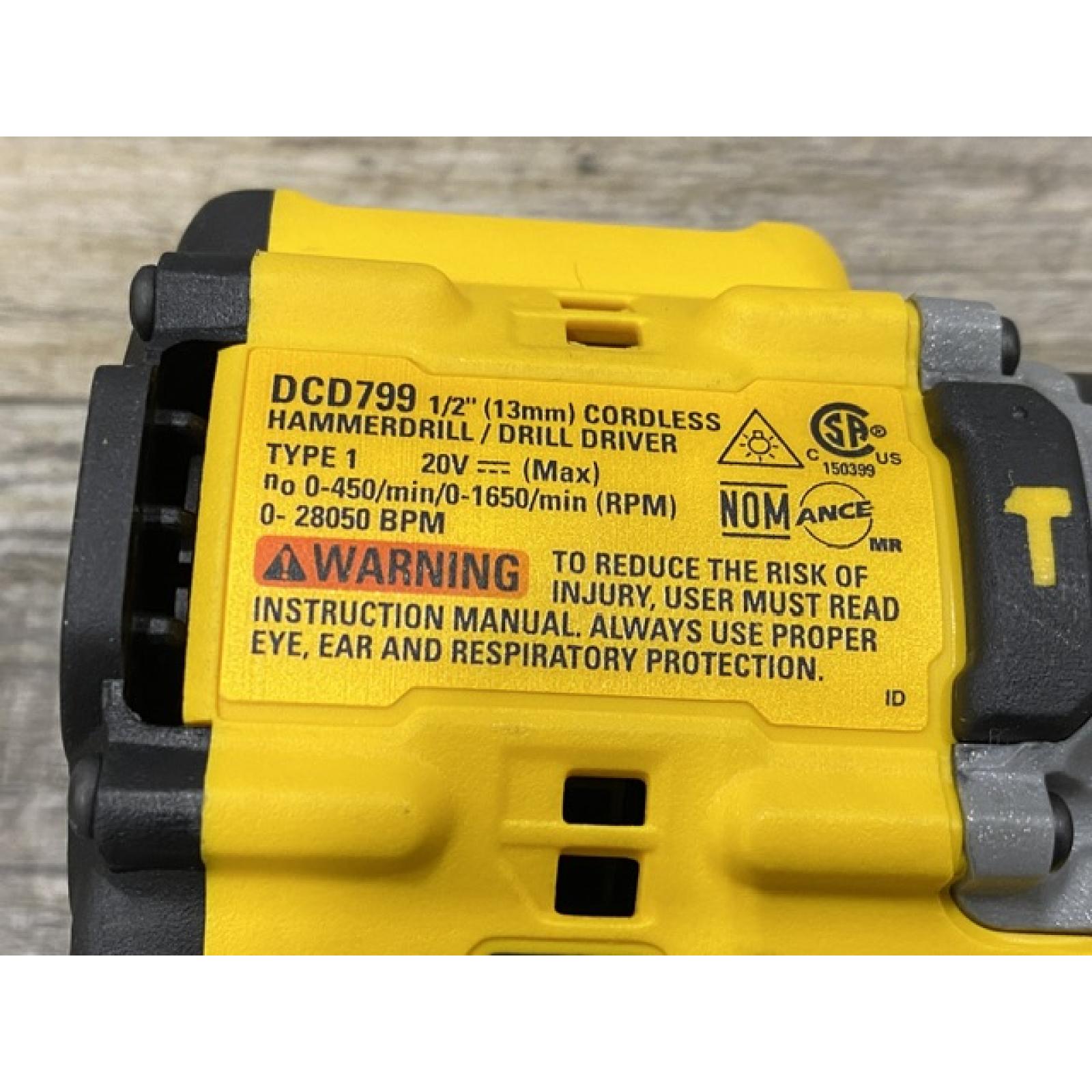 AS-IS DEWALT ATOMIC 20V Cordless 1/2 in. Compact Hammer Drill Kit