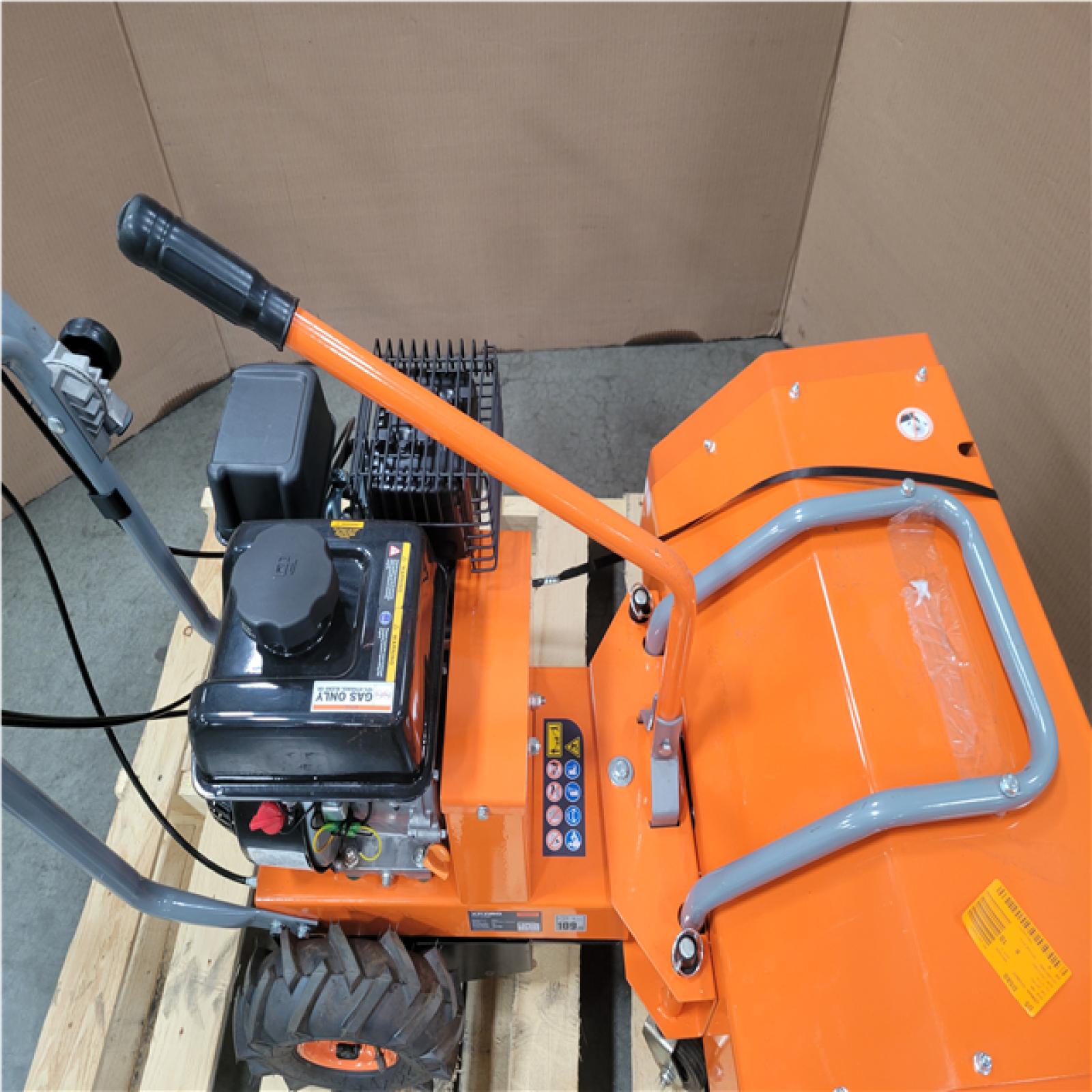 CALIFORNIA NEW YARDMAX GAS POWER SWEEPER