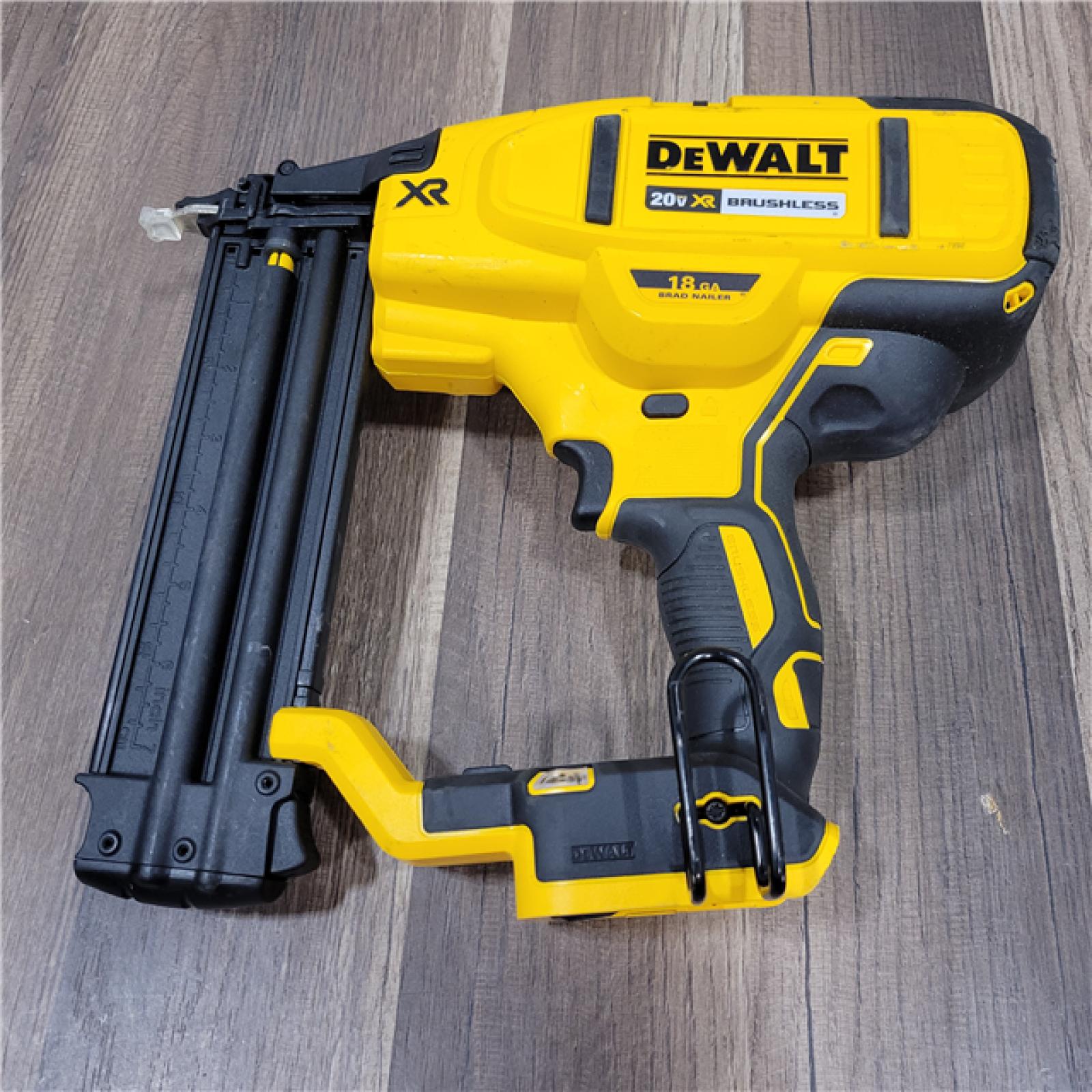AS-IS DEWALT 20V MAX XR 18 Gauge Brad Nailer Kit