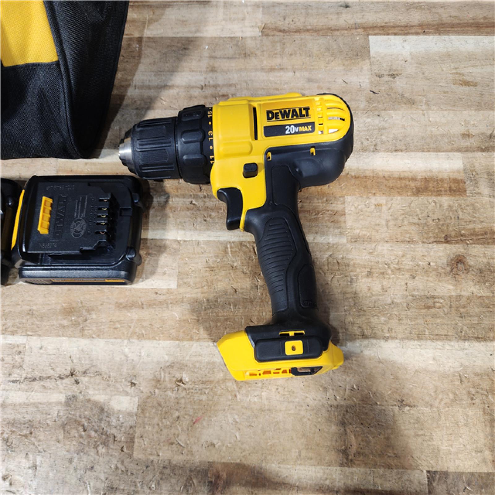 HOUSTON LOCATION - AS - IS DEWALT 20V MAX Cordless 1/2 in. Drill/Driver Kit