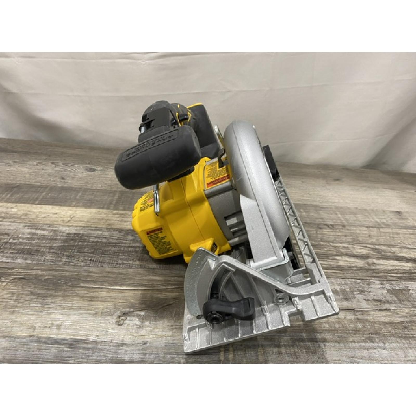 AS-IS DEWALT 20V MAX Cordless Brushless 6-1/2 in. Sidewinder Style Circular Saw (Tool Only)