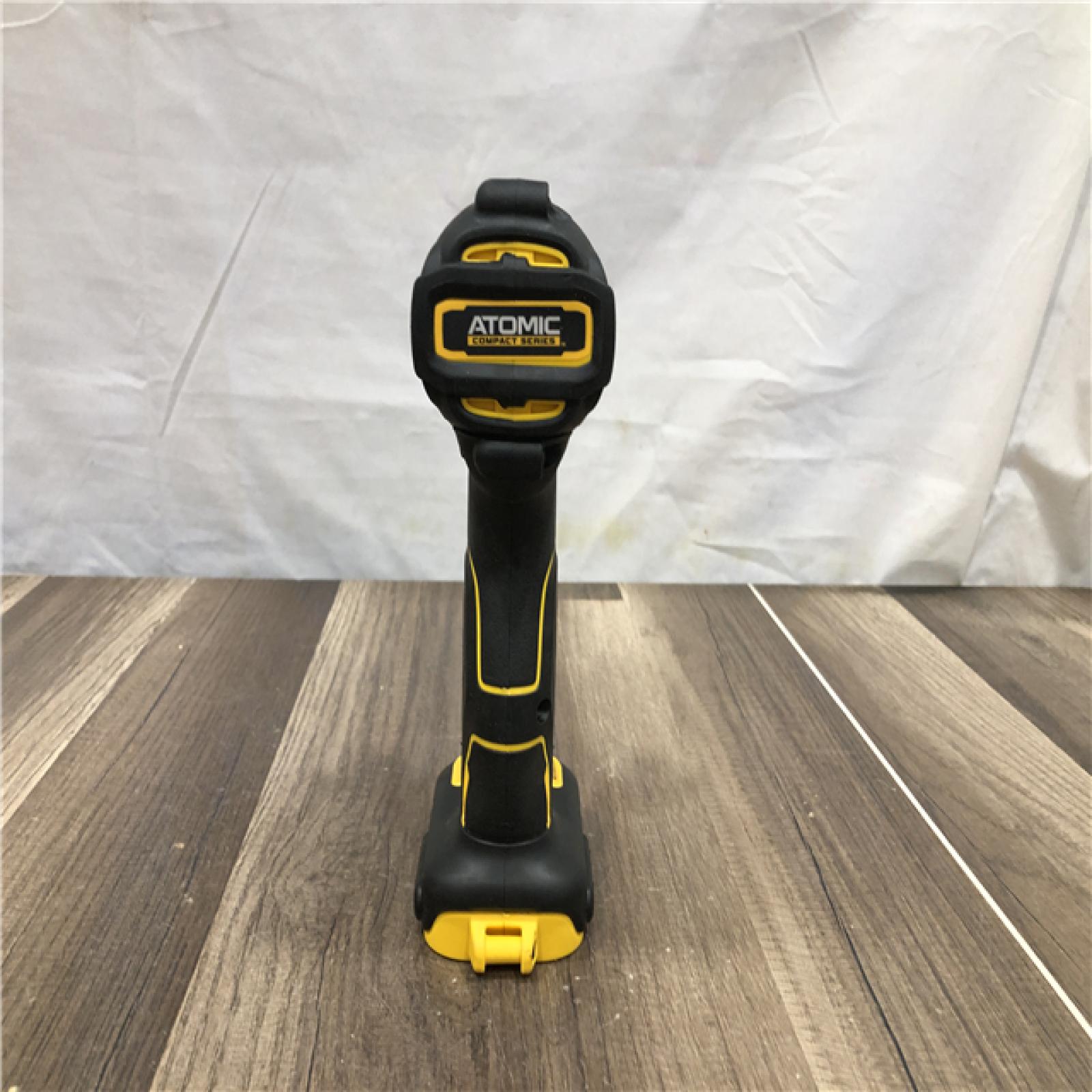 AS-IS DEWALT Atomic 20V Max Lithium-Ion Brushless Cordless Compact 1/4 in. Impact Driver Kit