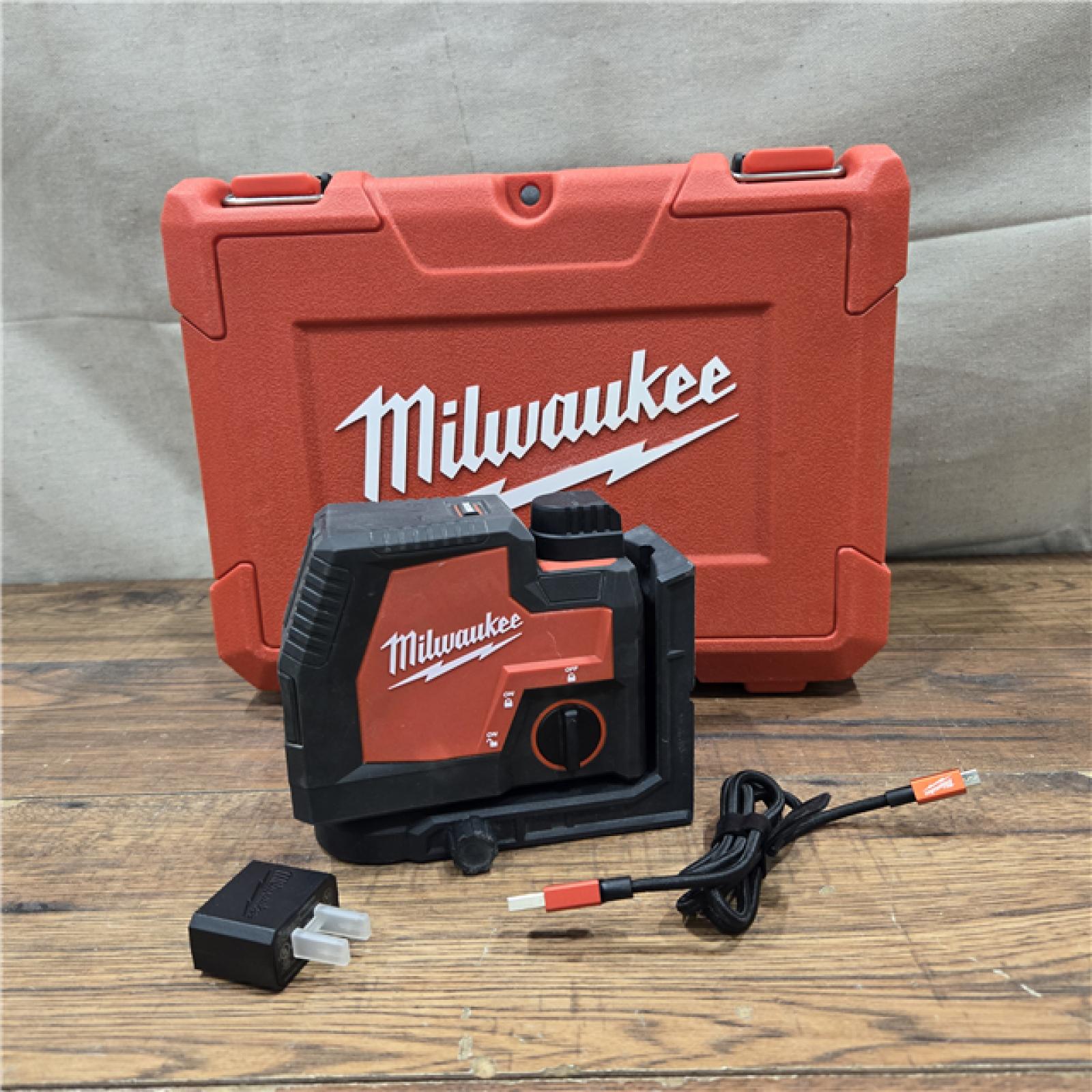 AS-IS Milwaukee 3521-21 4V Lithium-Ion Cordless USB Rechargeable Green Beam Cross Line Laser