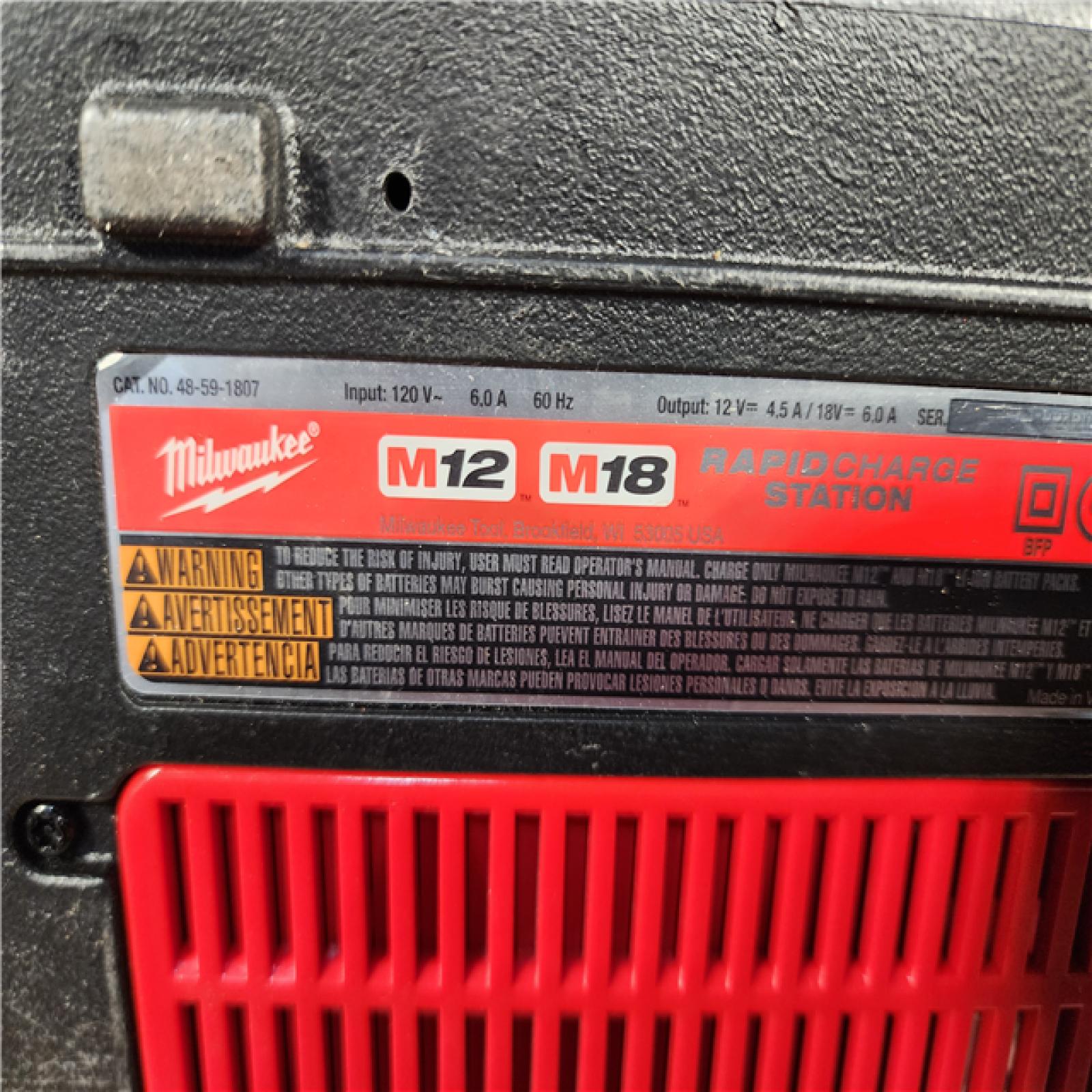 HOUSTON LOCATION - AS-IS Milwaukee 12-Volt/18-Volt Lithium-Ion Multi-Voltage 6-Port Sequential Rapid Battery Charger