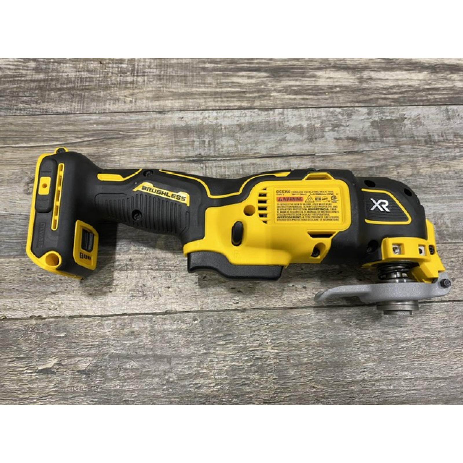 AS-IS DEWALT 20V MAX XR Cordless Brushless 3-Speed Oscillating Multi Tool Kit