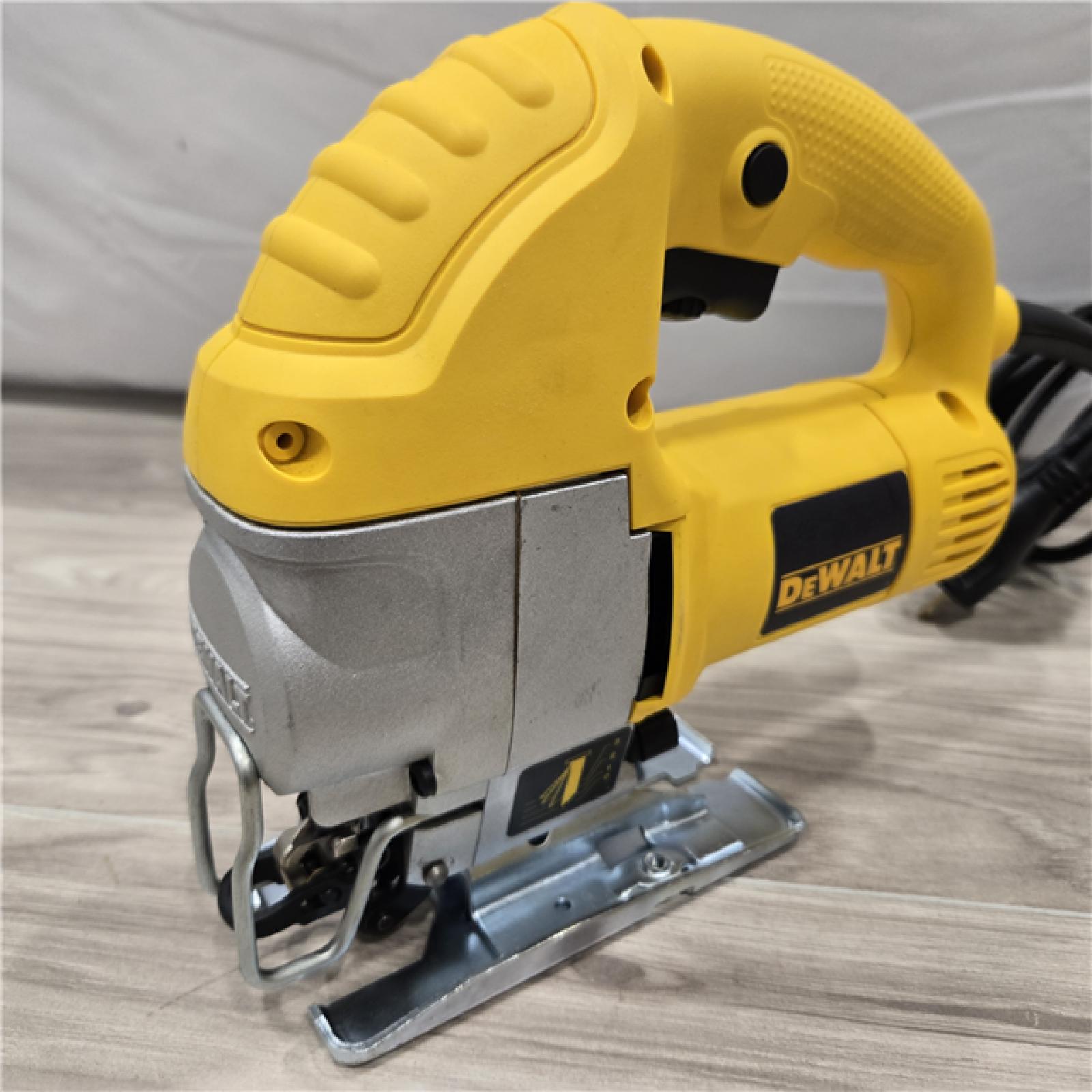 AS-IS DeWalt 5.5 Amp Corded Jig Saw Kit