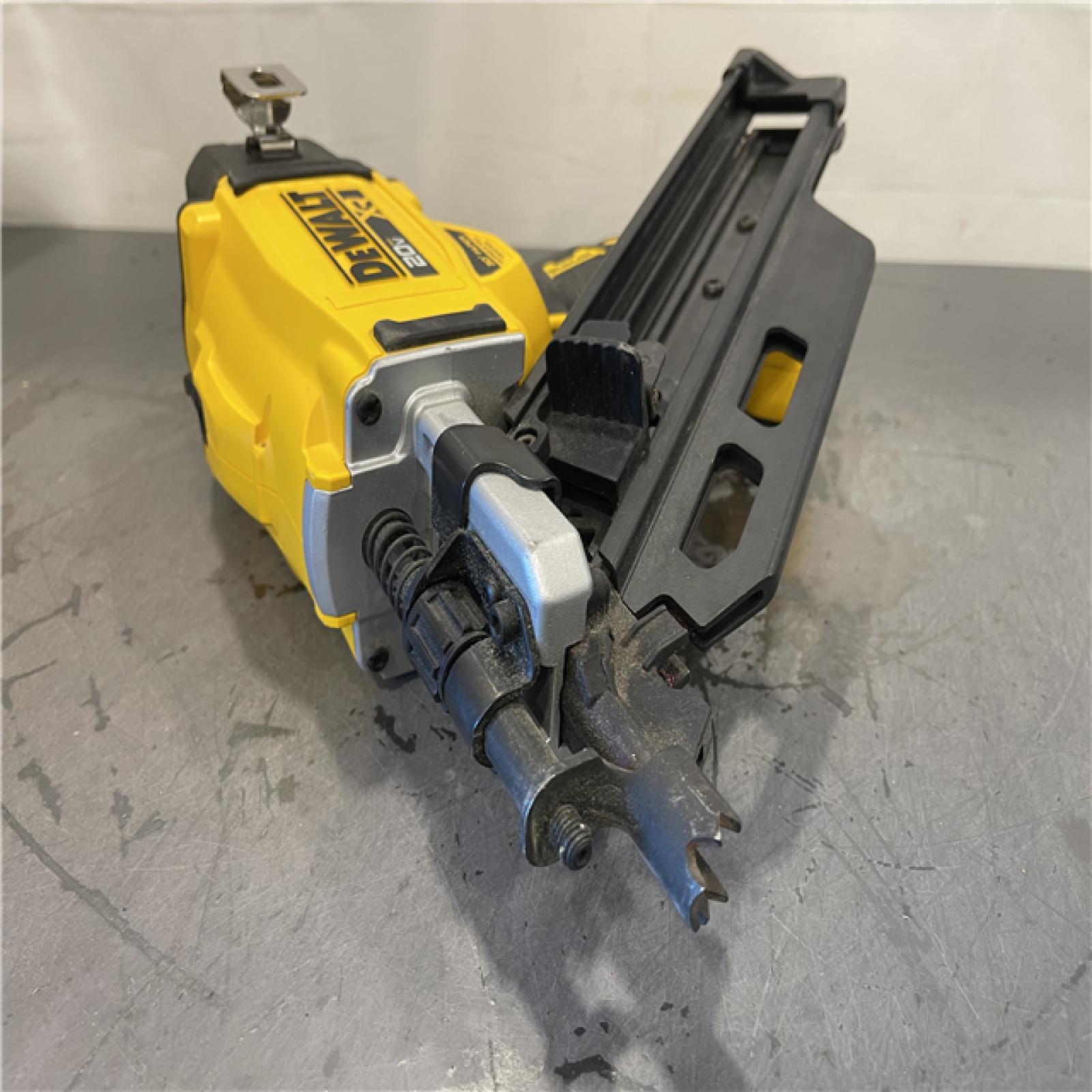 AS-IS - DEWALT 20V 30 Degree Cordless Framing Nailer